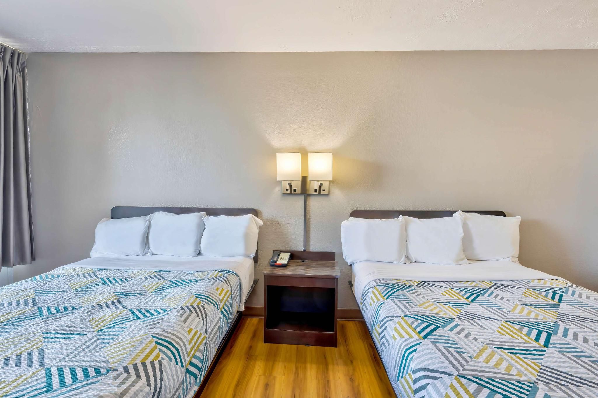 2 Full Beds | Suite, Non-Smoking, Kitchen