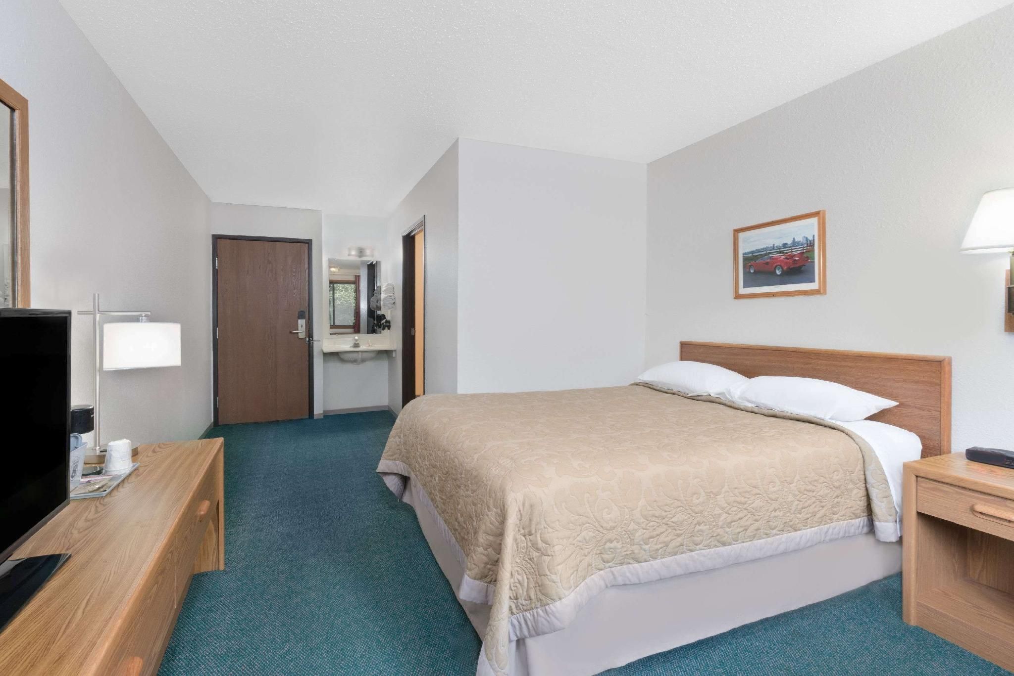 Super 8 By Wyndham Murdo 1 Queen Bed Accessible Room Non-Smoking