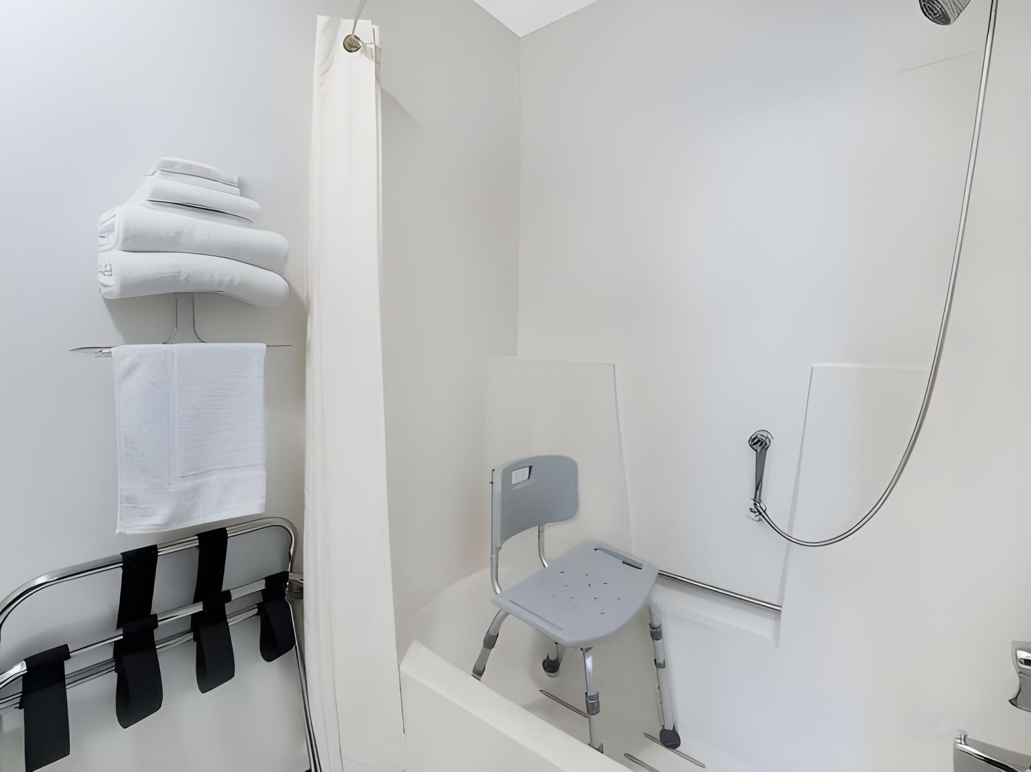 Super 8 By Wyndham Murdo 1 Queen Bed Accessible Room Non-Smoking 3