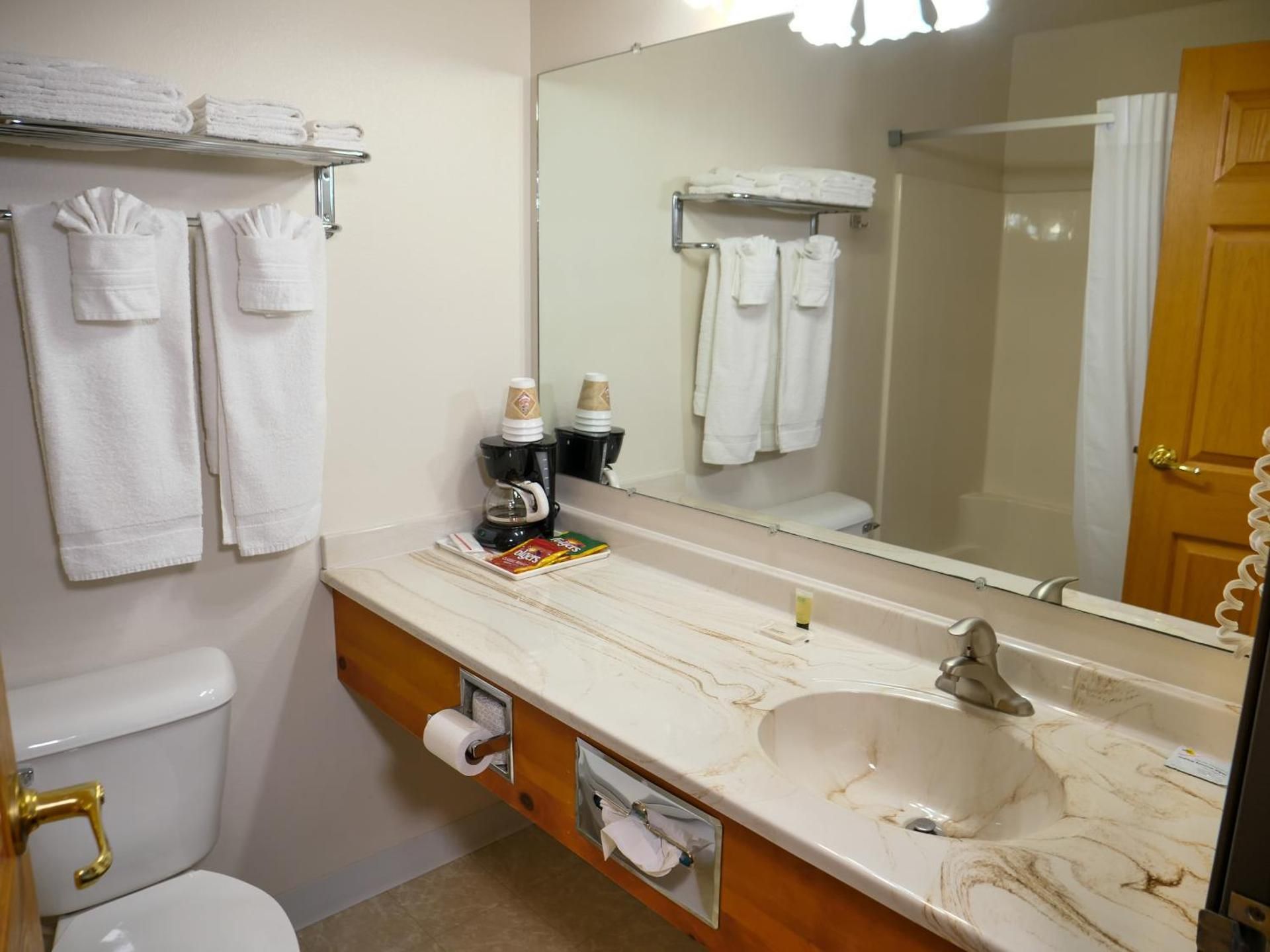 Range Country Lodging King Room 3