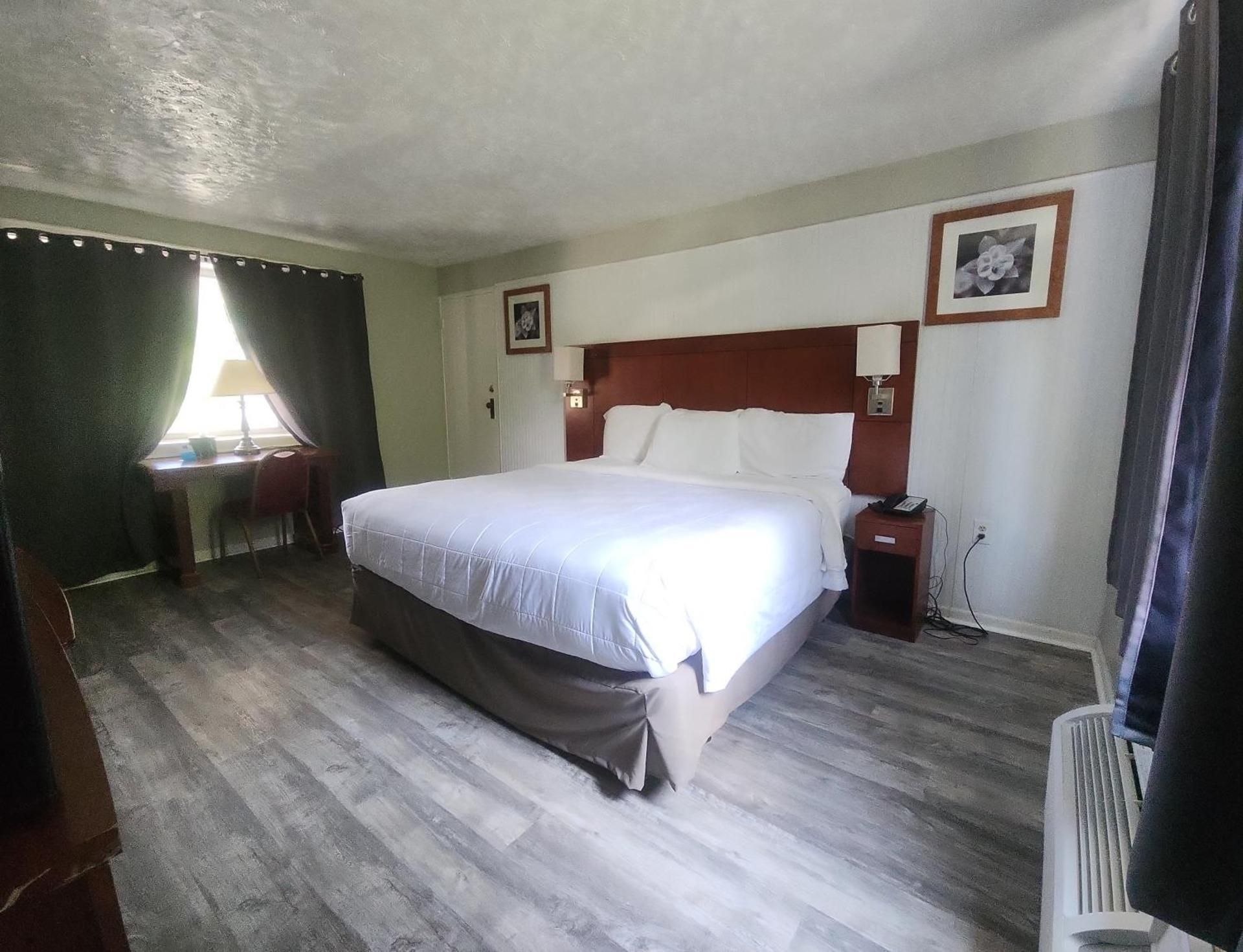 King Room - Non-Smoking