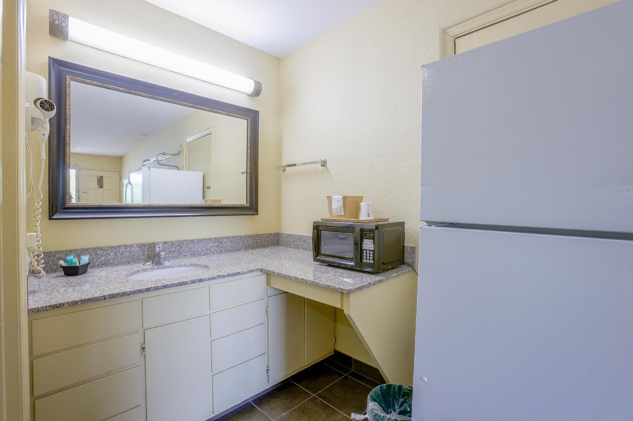 2 Queen Beds Non-Smoking