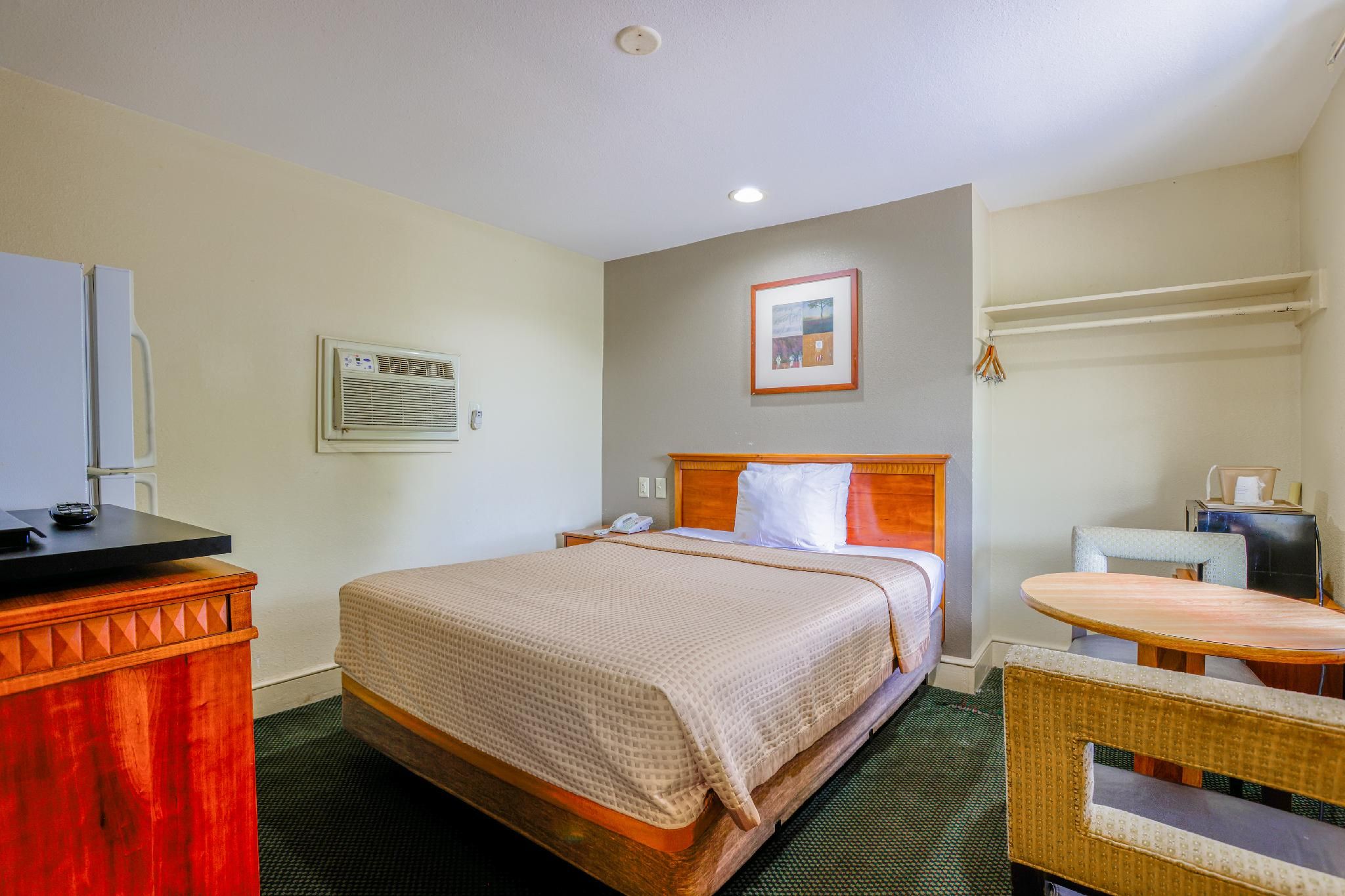 Full Bed Non-Smoking