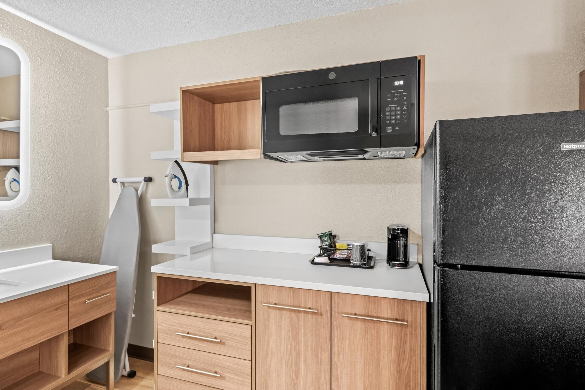 Red Roof Inn Perryville Superior 2 Full Beds with Kitchenette Non-Smoking 3