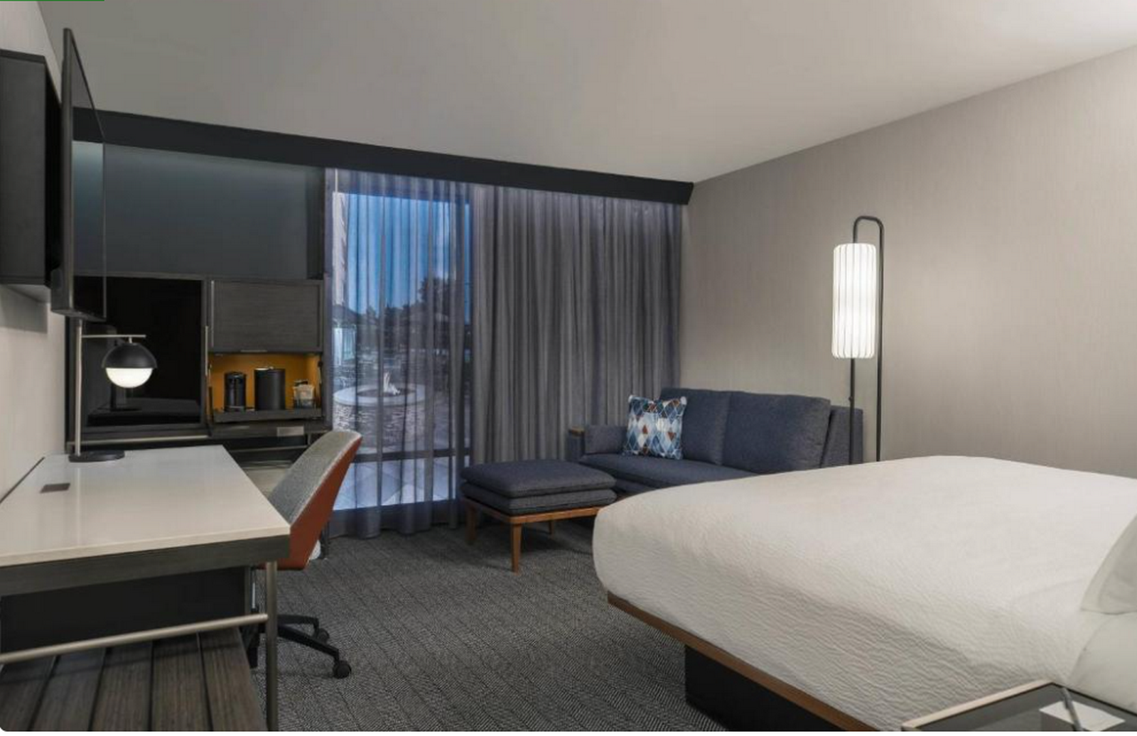 1 Bedroom Suite, 1 King, Sofa bed