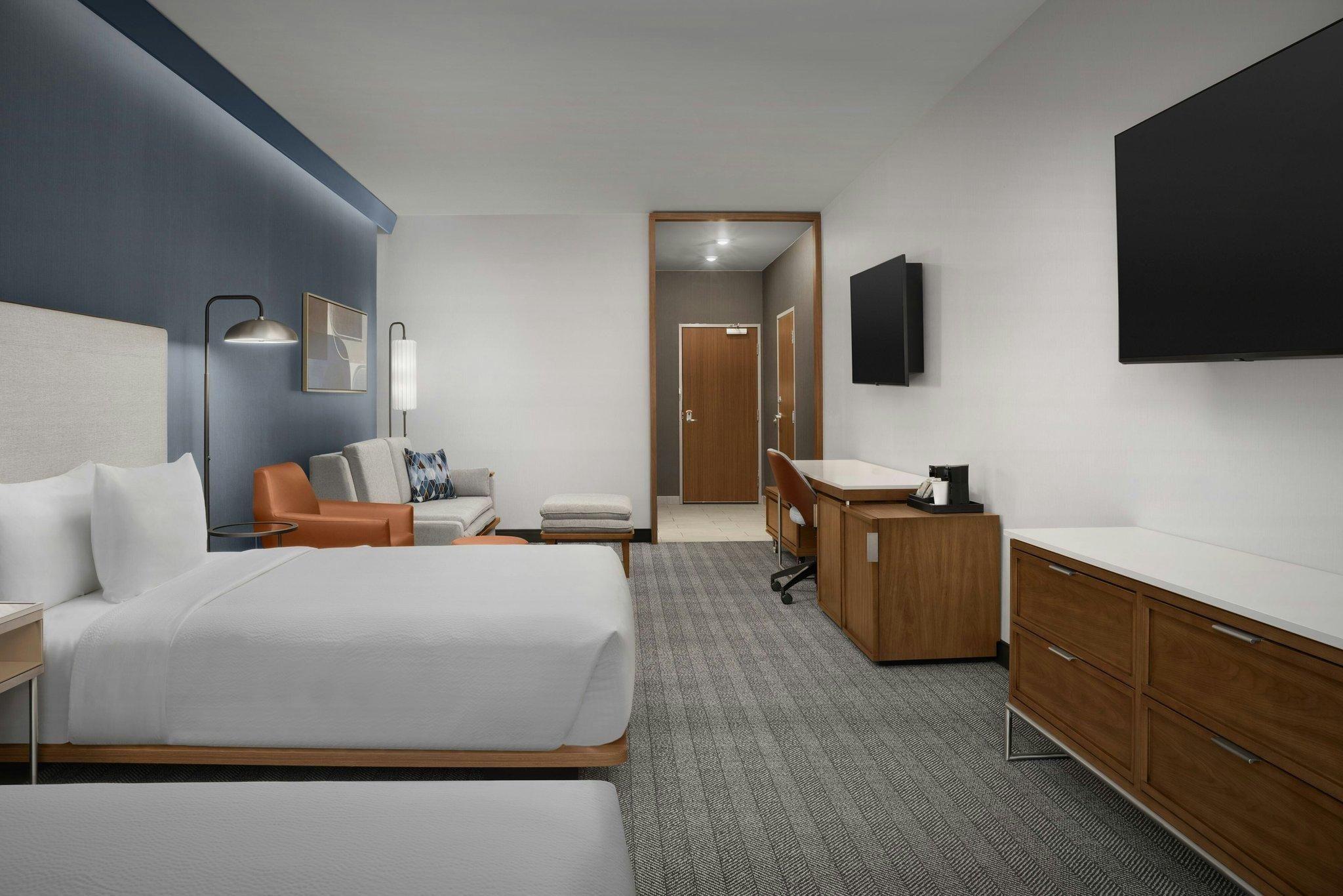 Executive Suite, 2 Queen, Sofa bed