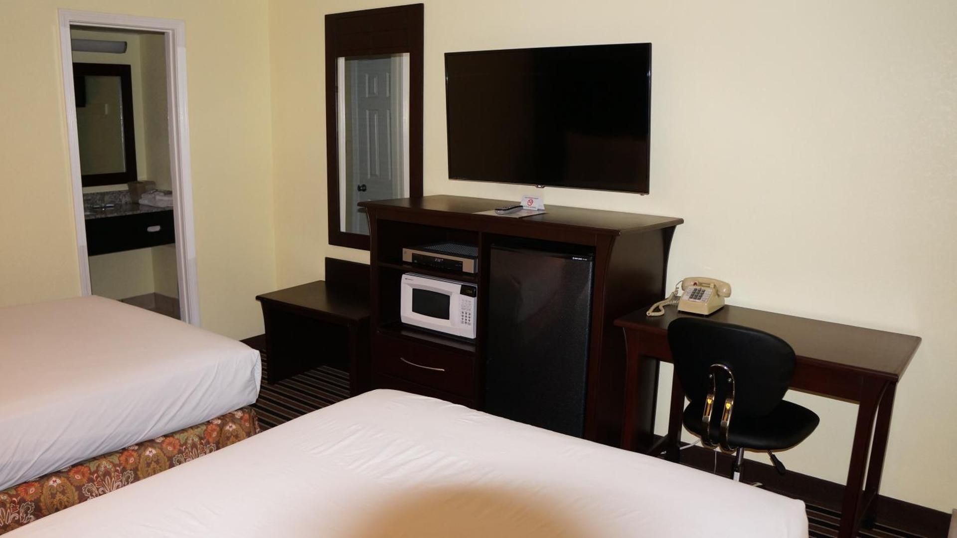 Double Room with Two Double Beds - Smoking