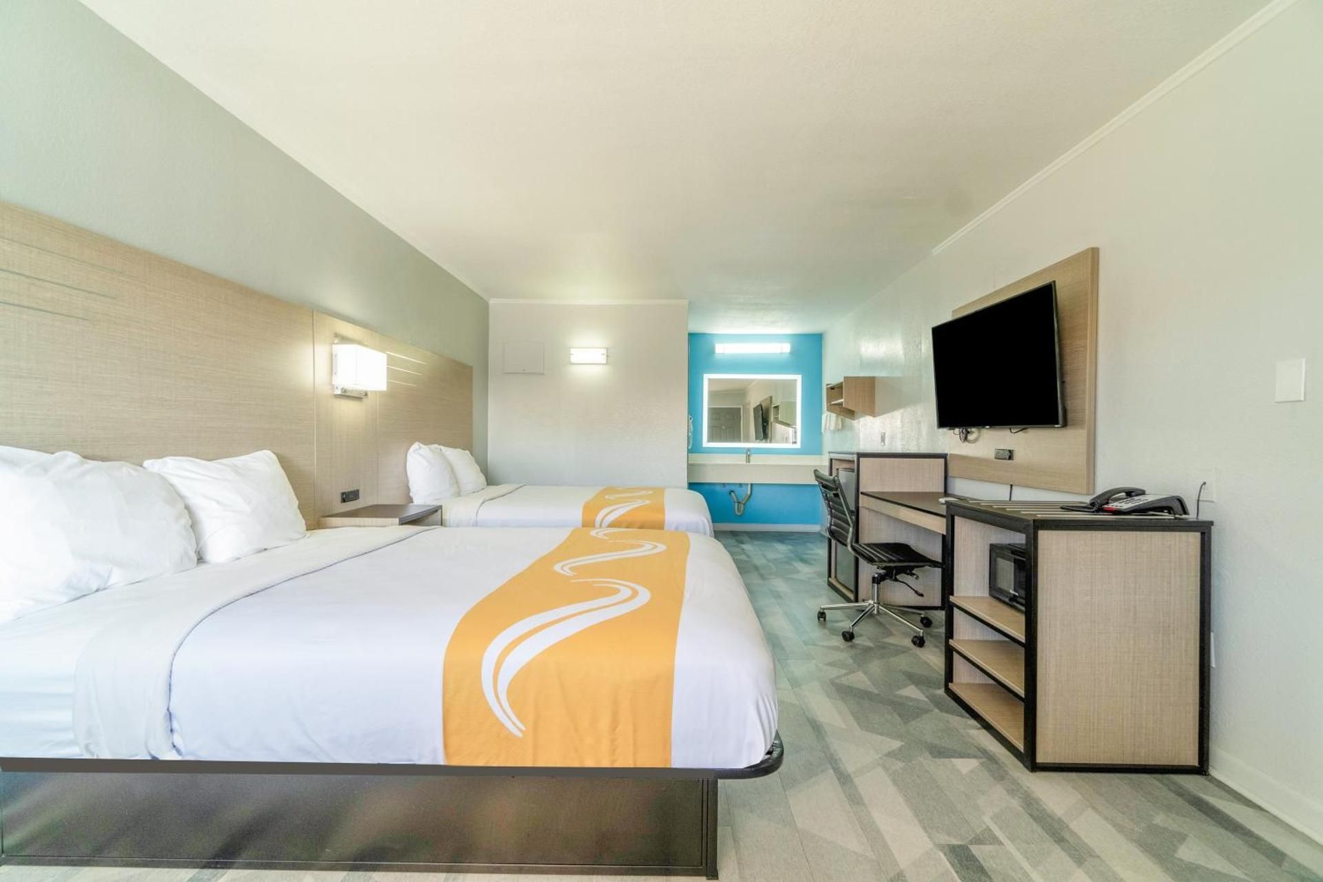 2 Queen Beds Non-Smoking