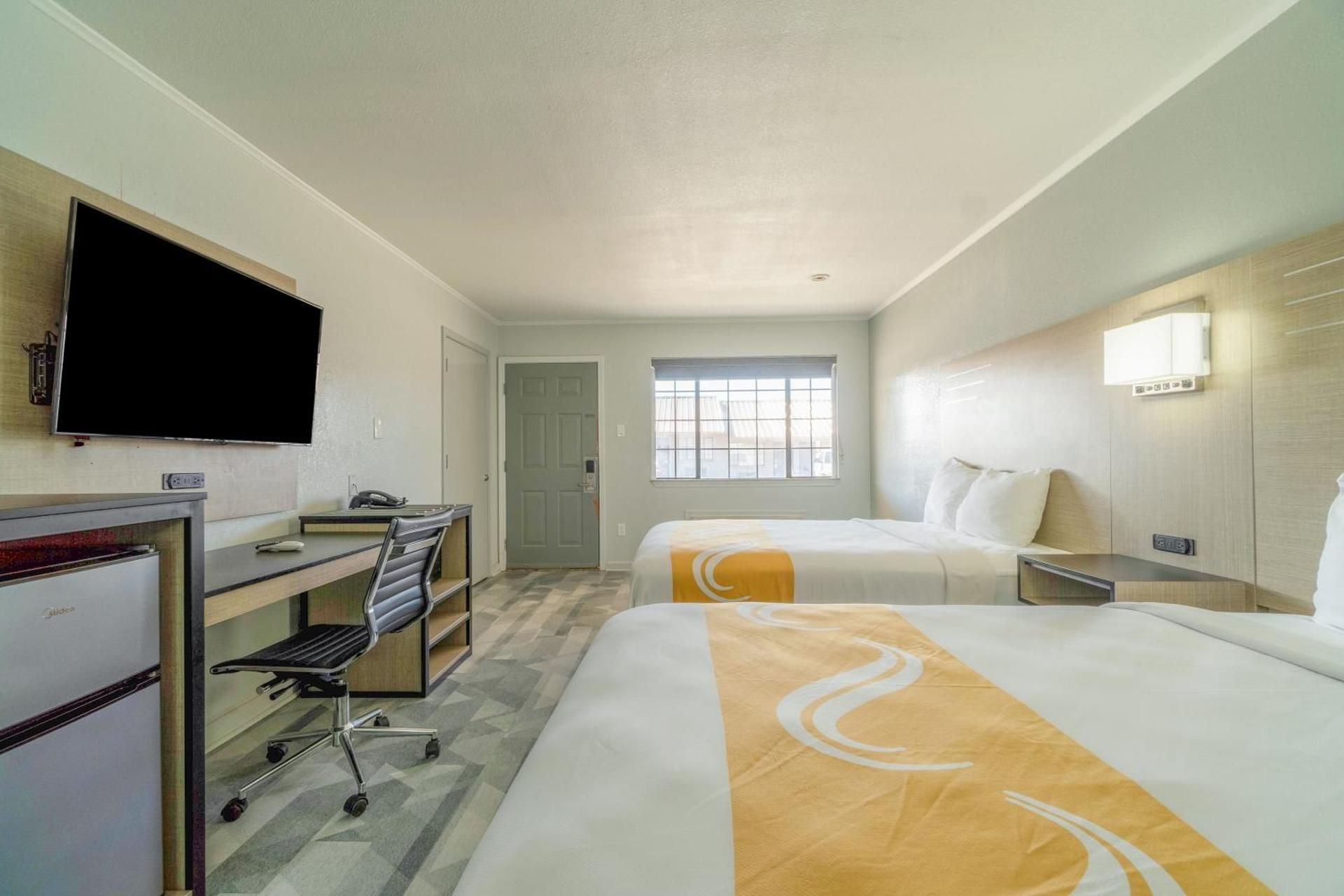 2 Queen Beds Non-Smoking