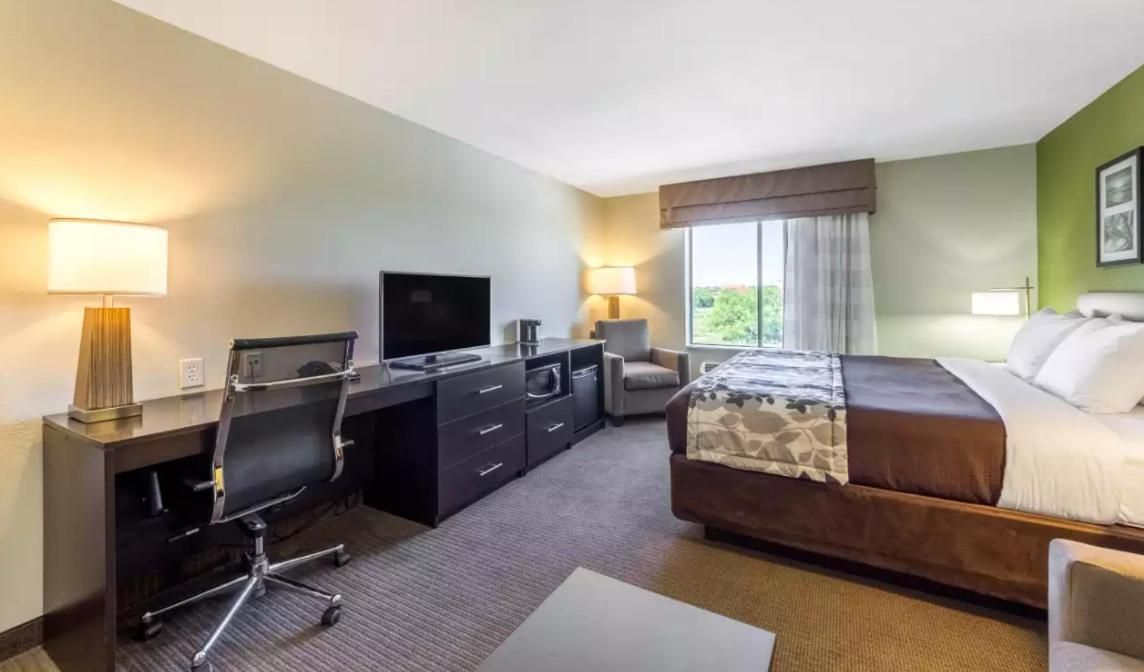 King Suite - Accessible/Non-Smoking