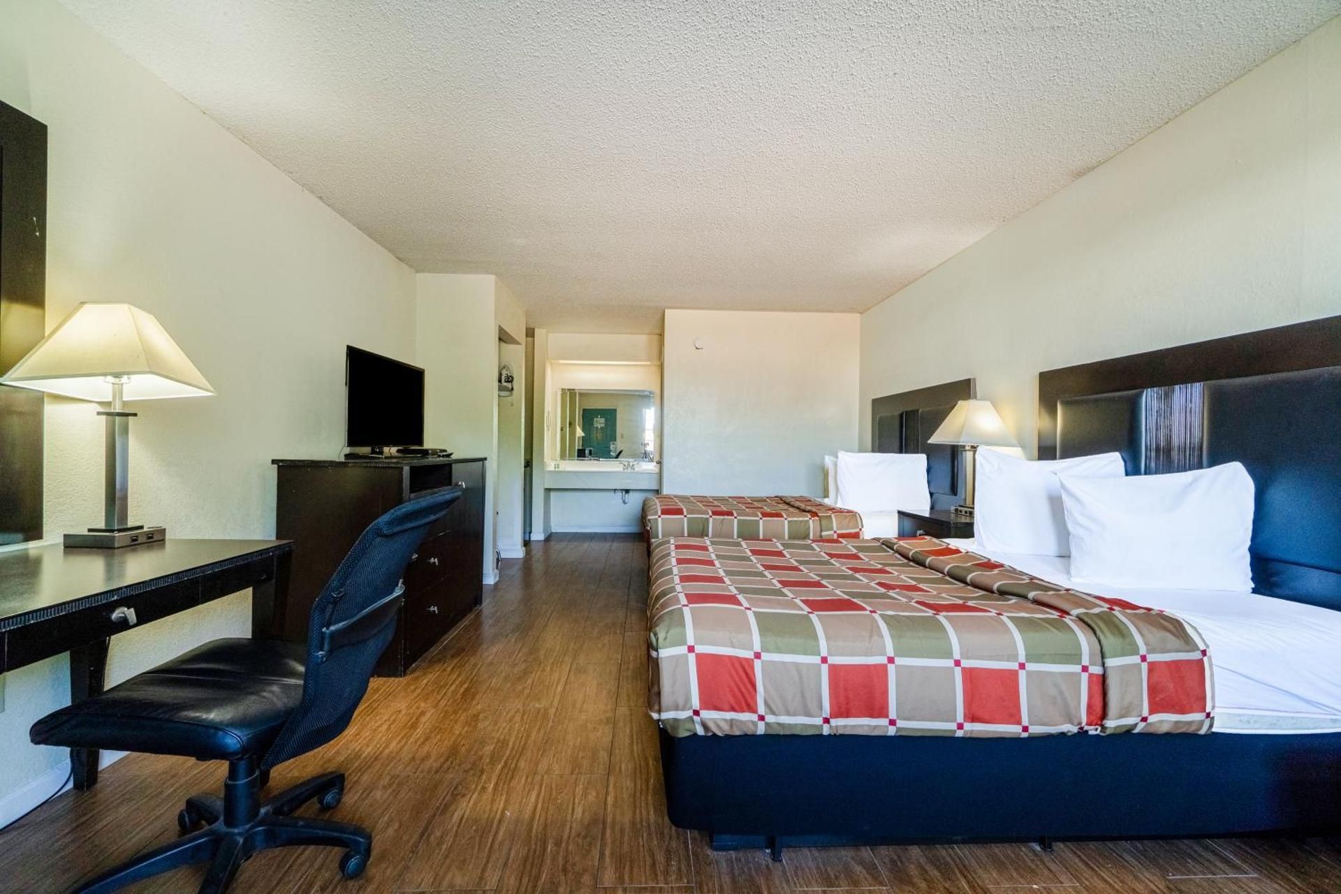 2 Queen Beds Accessible Non-Smoking