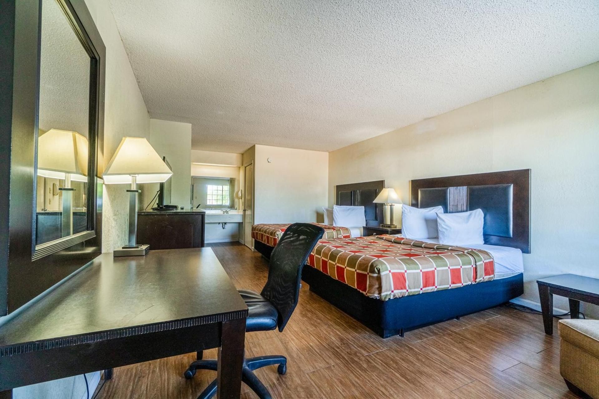 2 Queen Beds Accessible Non-Smoking