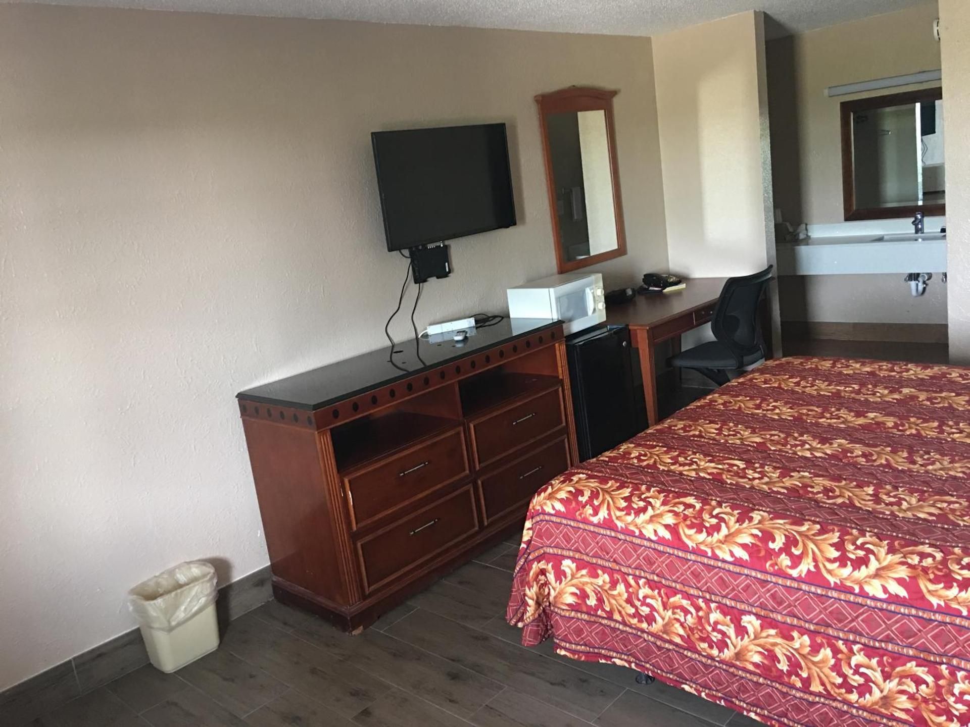 Economy Single Room - Smoking