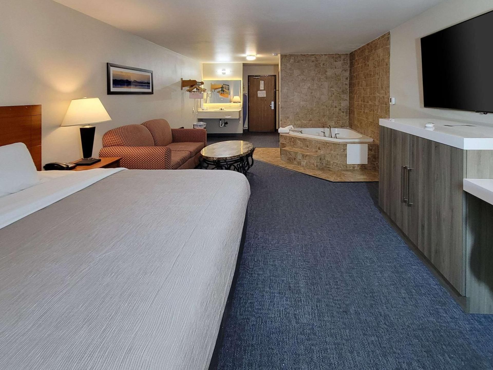 Superior King Suite - Non-Smoking