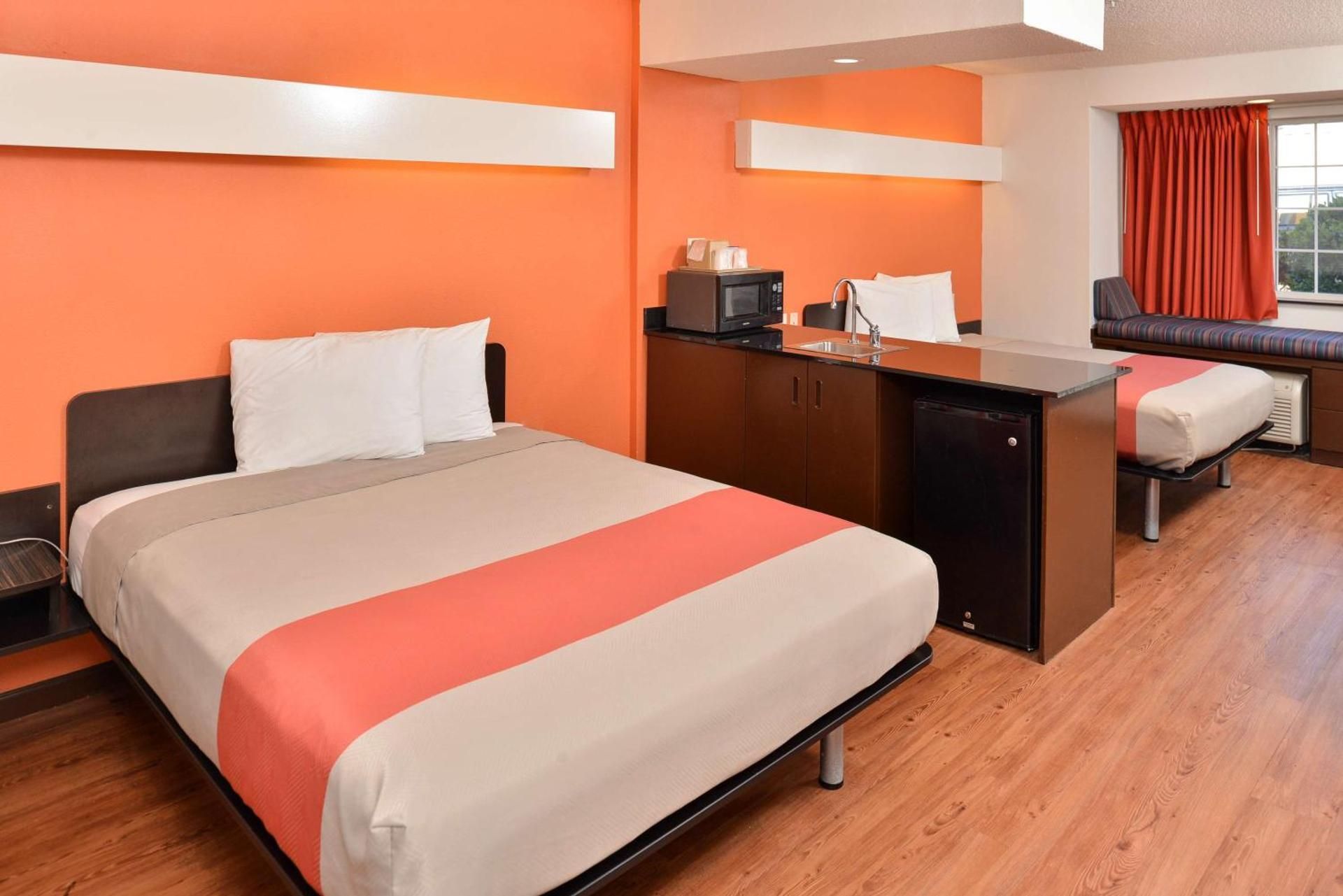 Queen Room with Two Queen Beds - Non-Smoking