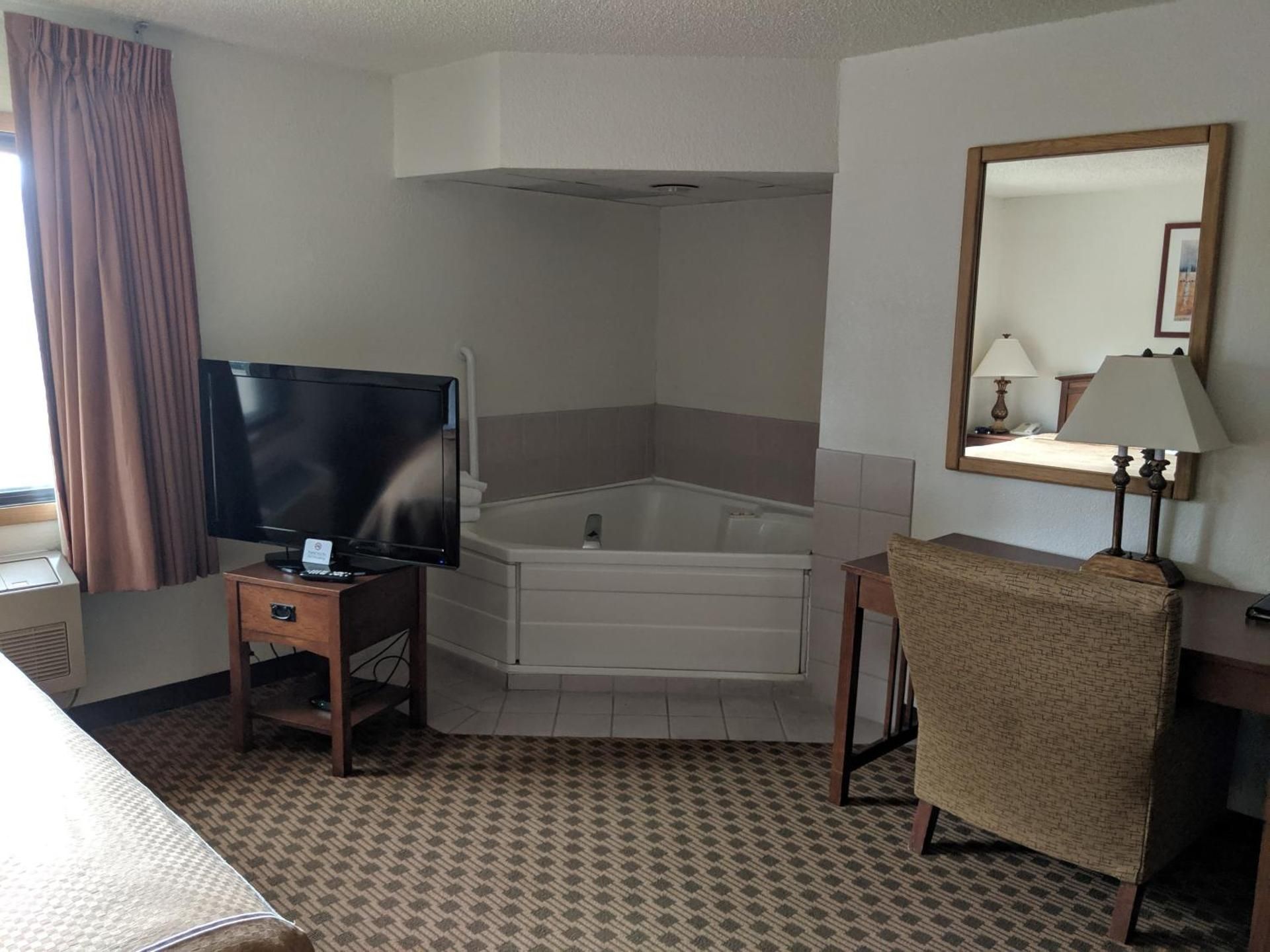 King Suite with Spa Bath - Non-Smoking