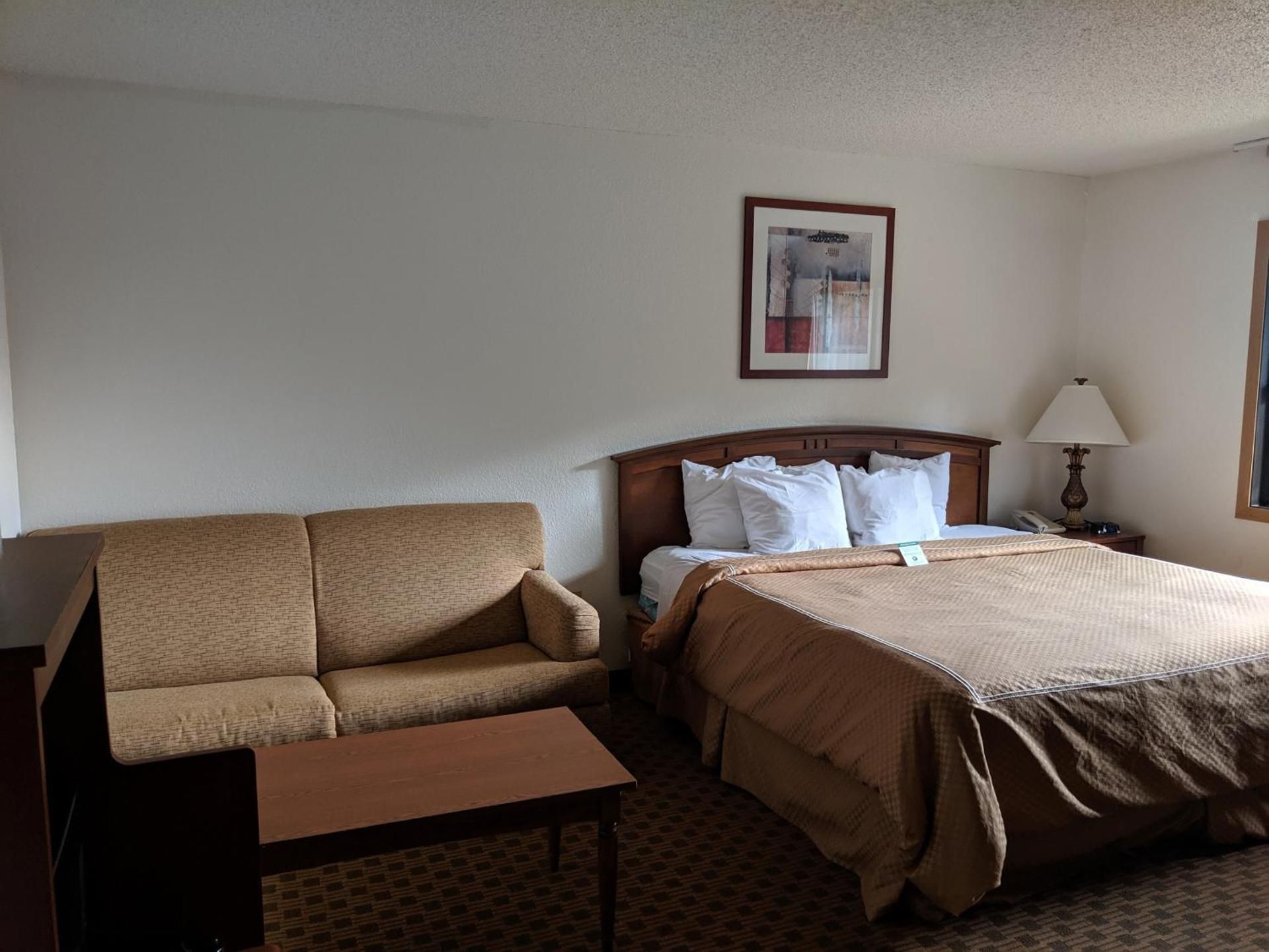 King Suite with Spa Bath - Non-Smoking