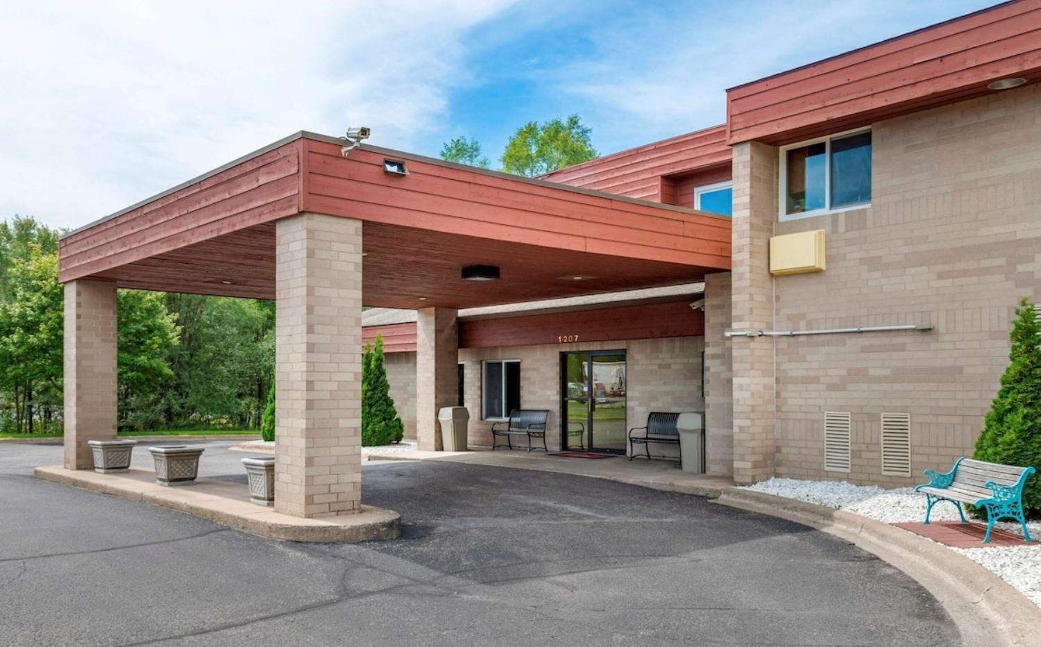 CORATEL INN & SUITES BY JASPER RIVERFALLS