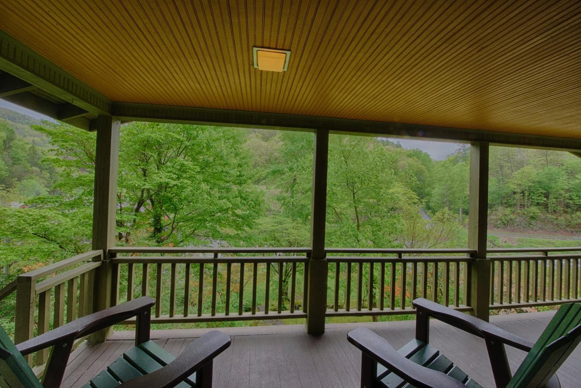 Overlook Cabin 1