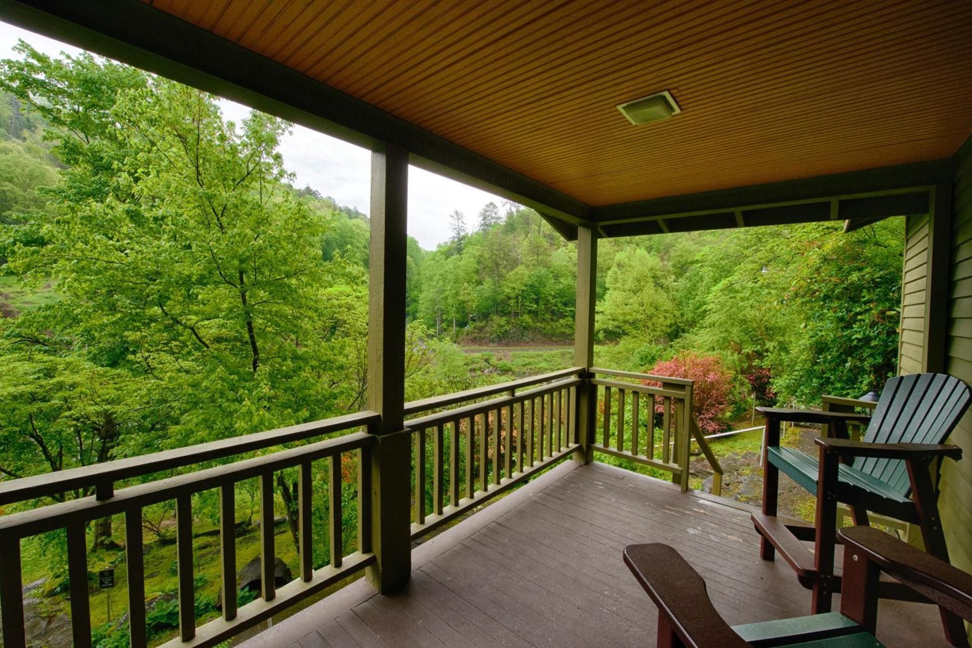 Overlook Cabin 2