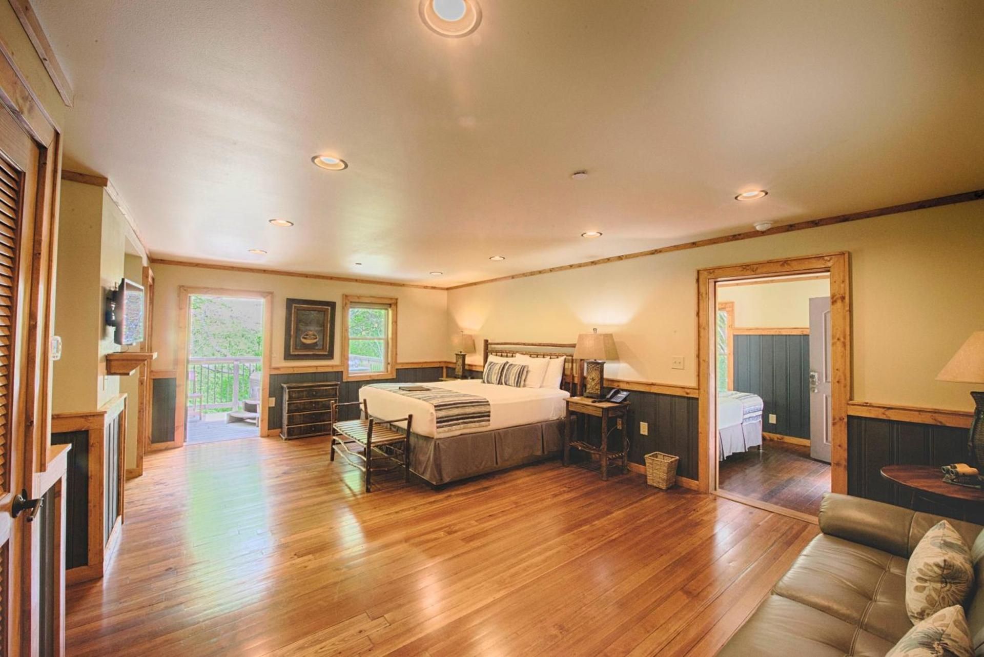 Historic Tapoco Lodge Resort Chilhowee Cabin 1 