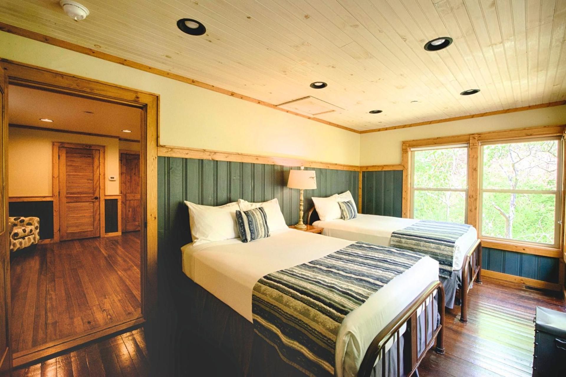 Historic Tapoco Lodge Resort Chilhowee Cabin 1  2