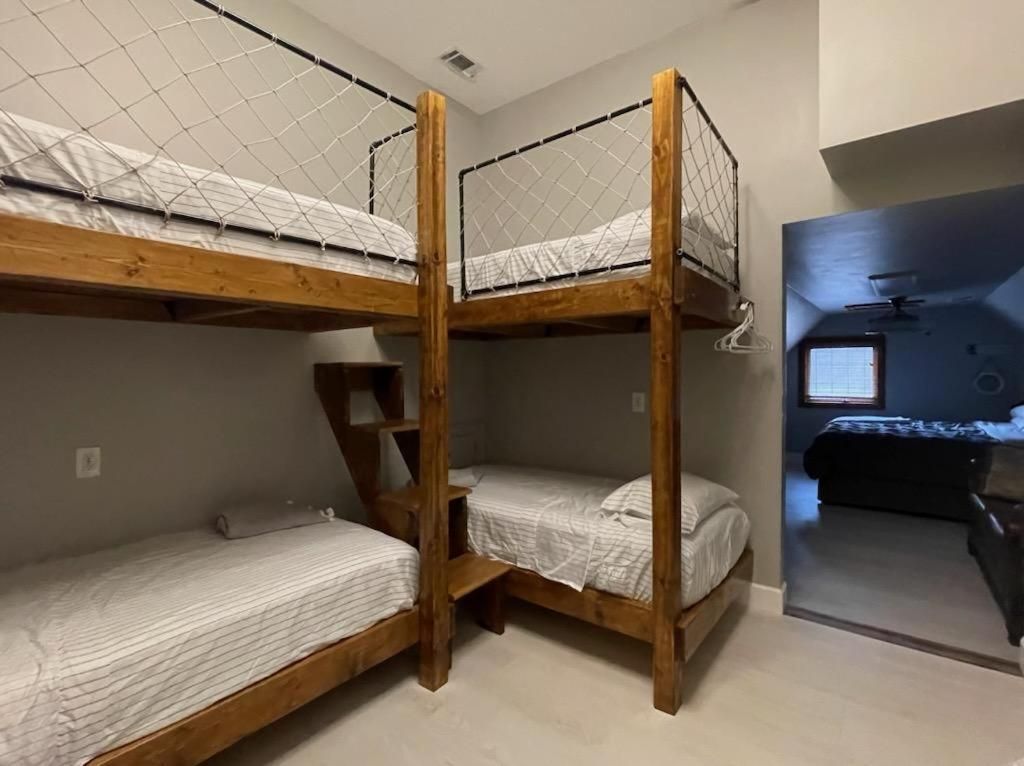 Deluxe Family Suite