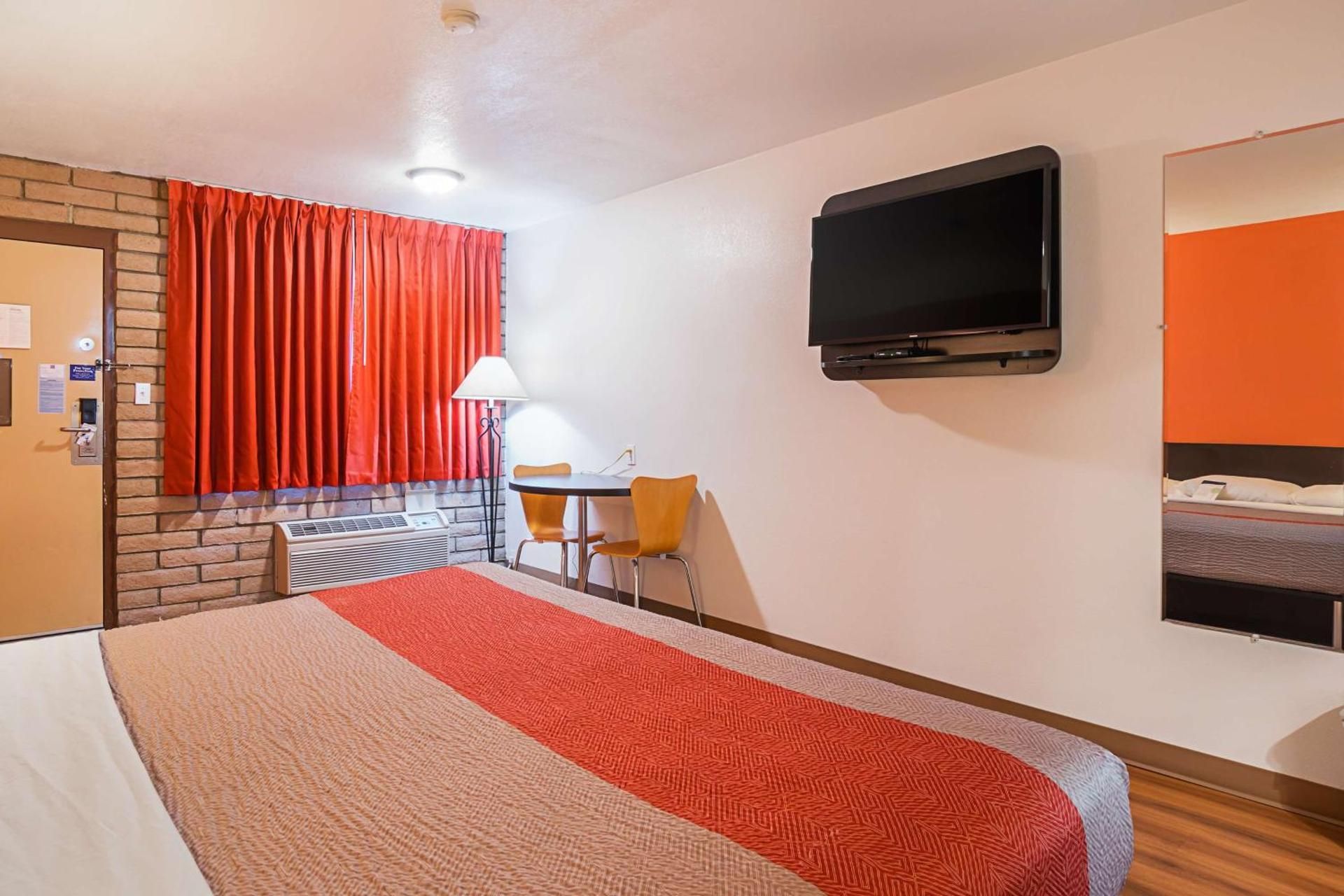 Deluxe King Room - Smoking
