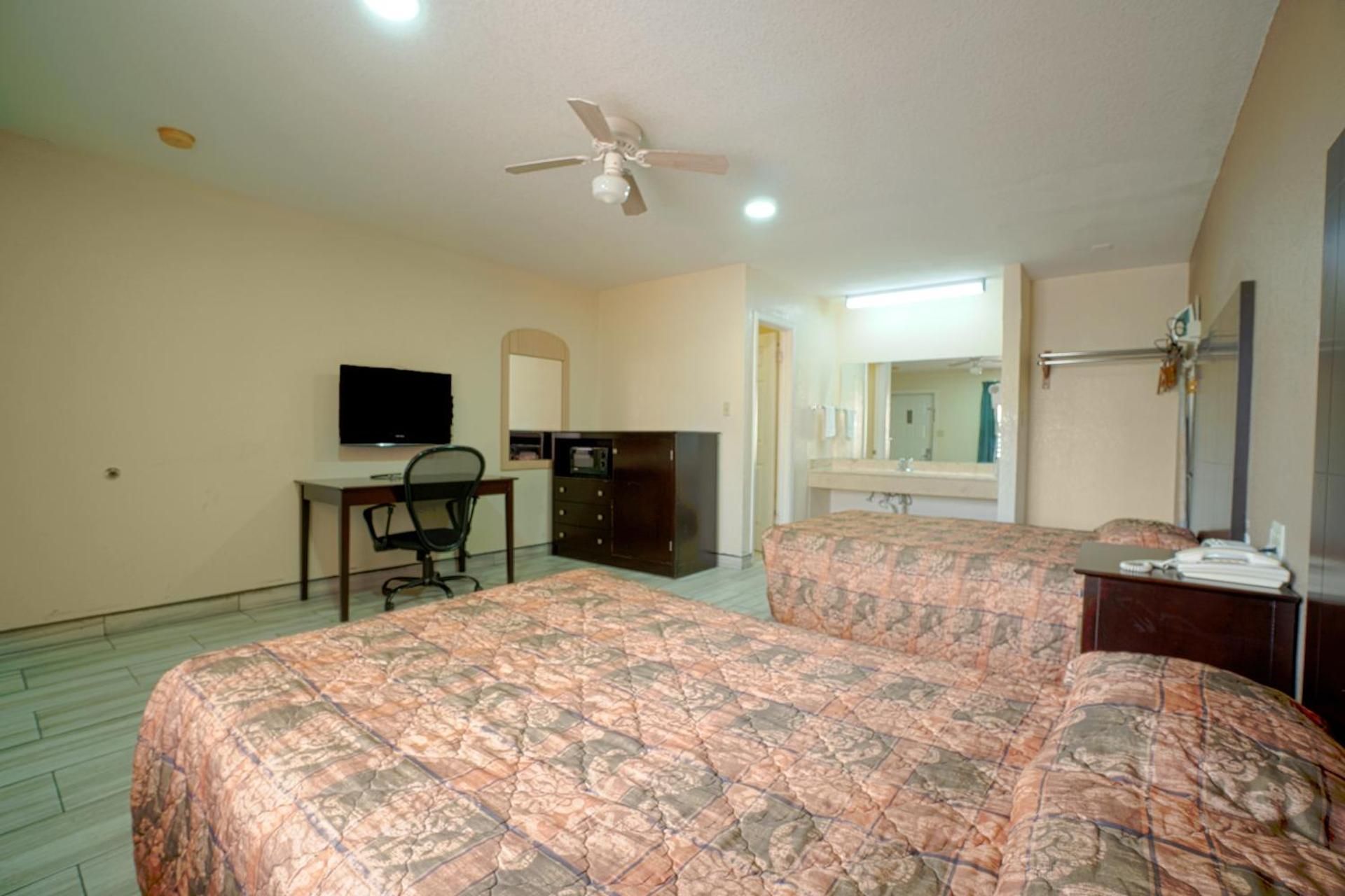 2 Full Beds Non-Smoking