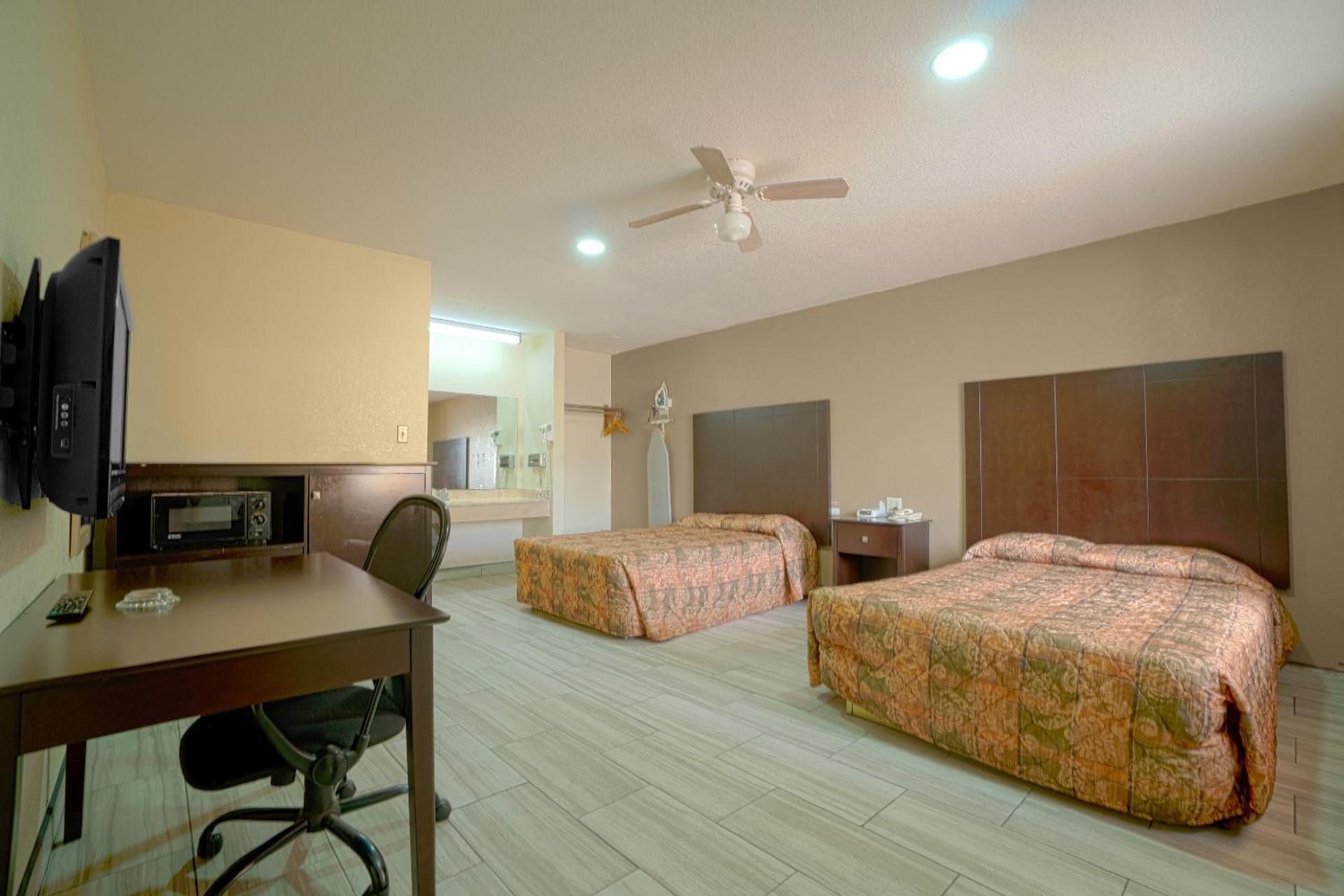2 Full Beds Non-Smoking