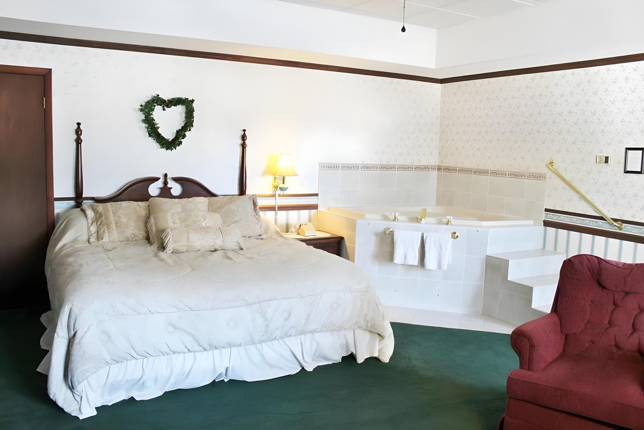 Suite King with Jacuzzi Non-Smoking