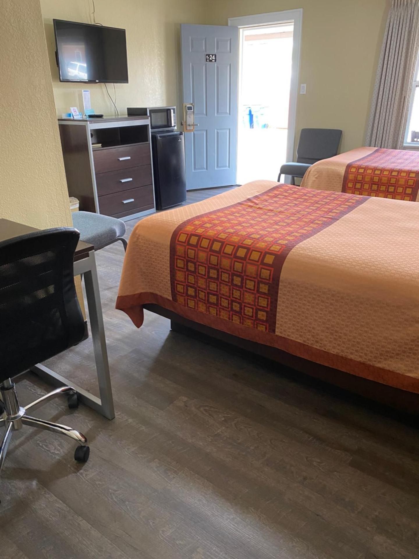 Double Room with Two Double Beds - Non-Smoking