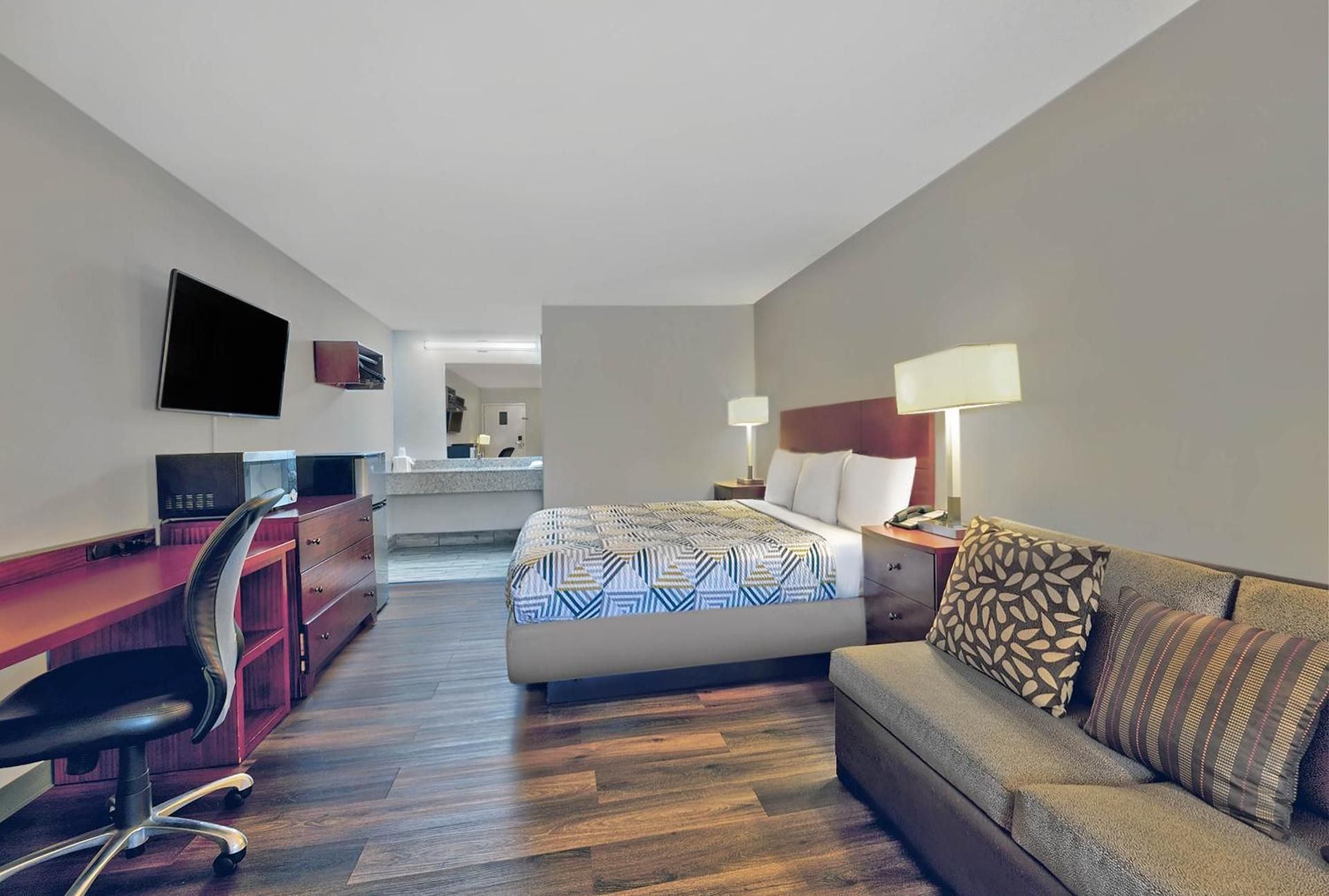 Queen Room with Two Queen Beds - Non-Smoking