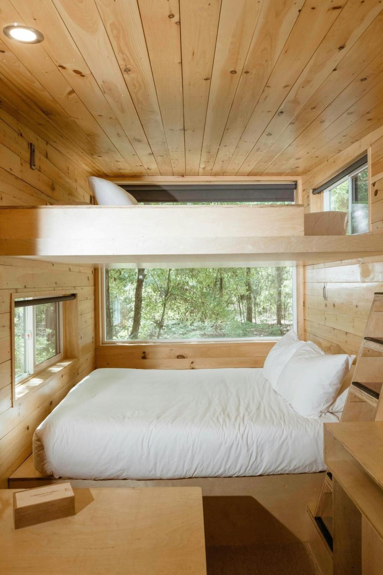 Cabin with Two Queen Bunk Bed and View