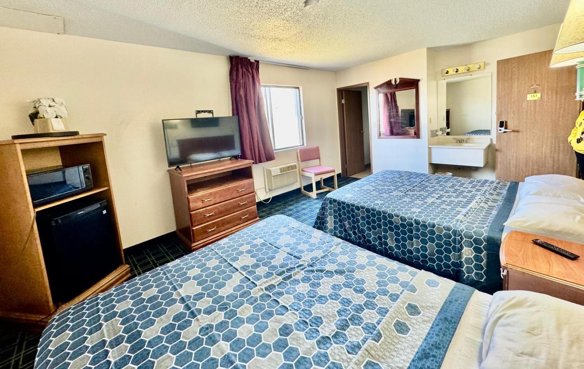 Deluxe Queen Room with Two Queen Beds