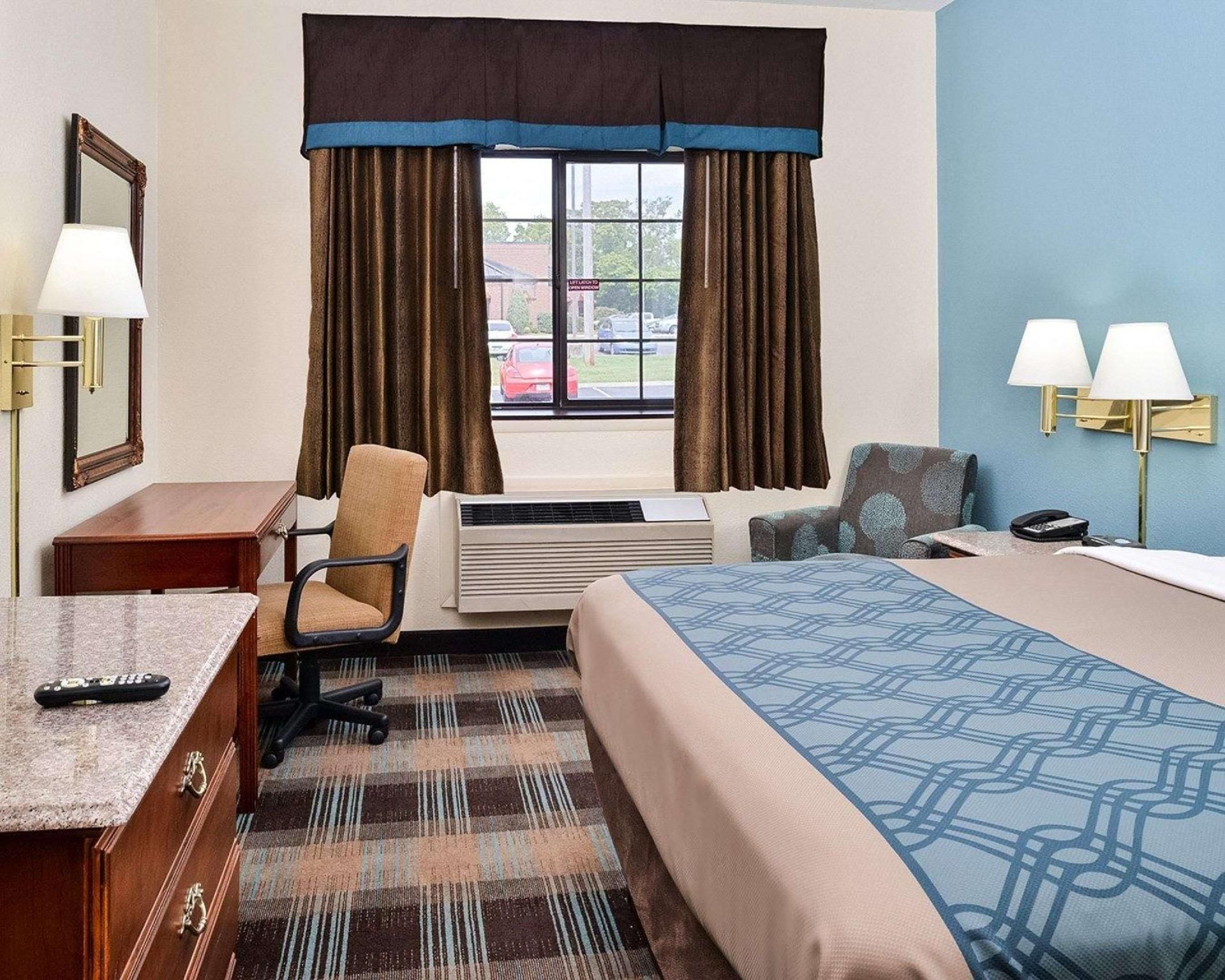 1 Queen Bed, Nonsmoking, Accessible