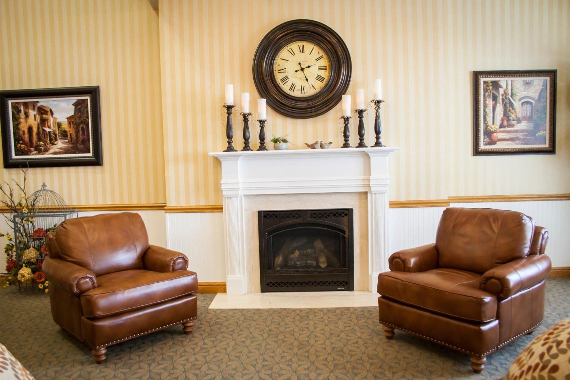 shared lounge/tv area