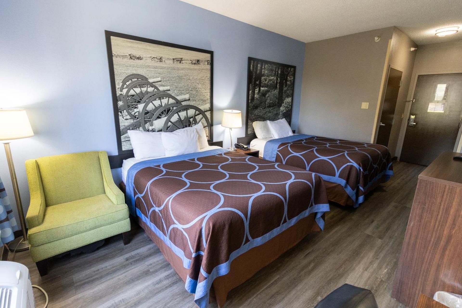2 Double Beds Non-Smoking