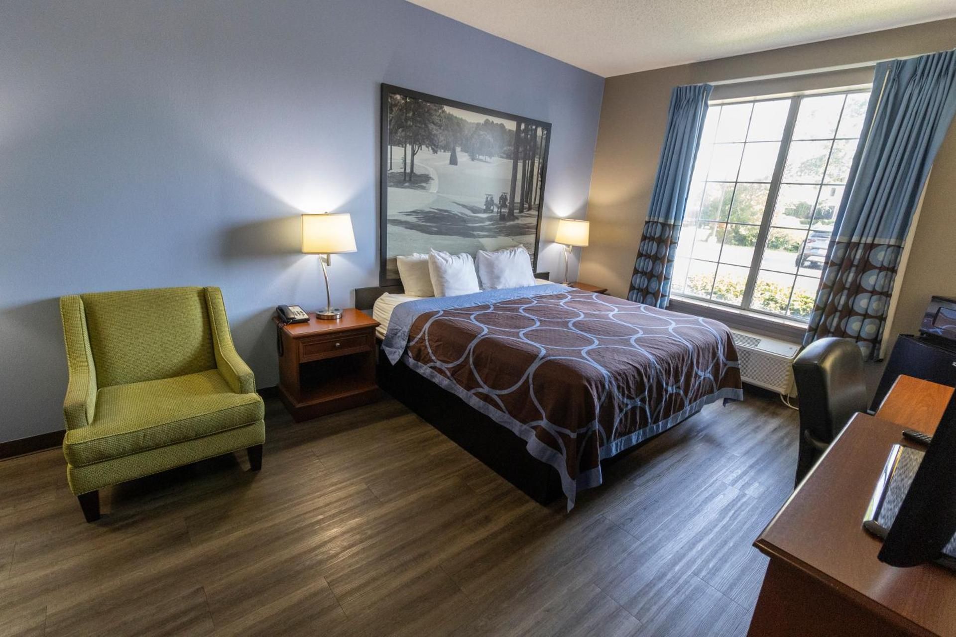 1 King Bed Accessible Room Non-Smoking