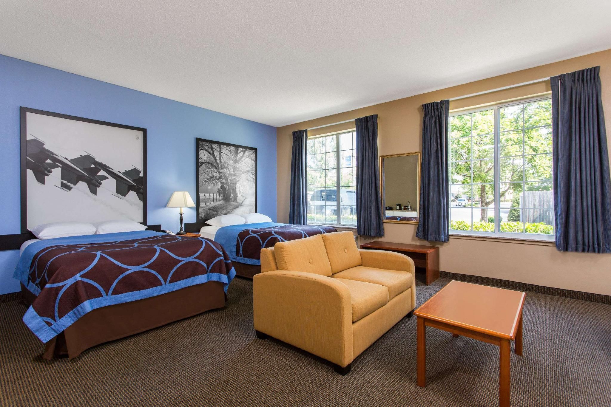 2 Double Beds Efficiency Non-Smoking
