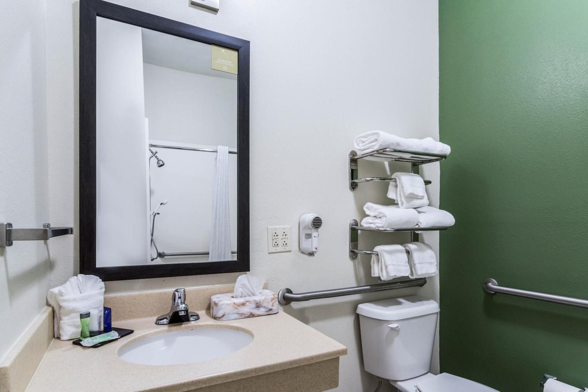 King Suite with Accessible Tub - Accessible/Non-Smoking