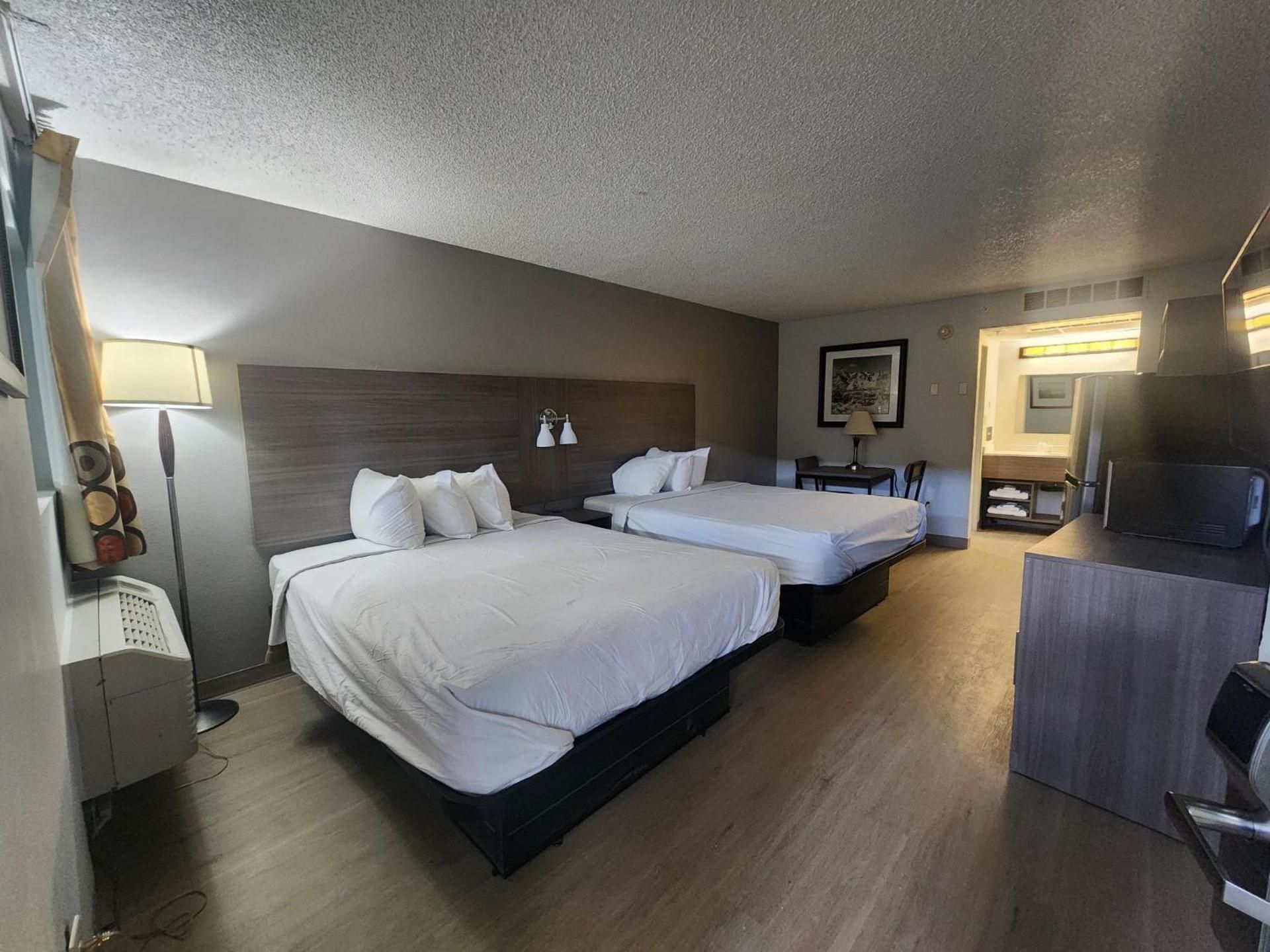 2 Queen Beds Non-Smoking
