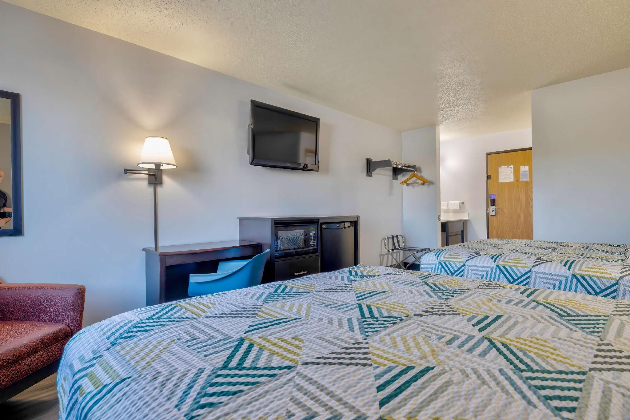 2 Full Beds | Non-Smoking, Micfridge
