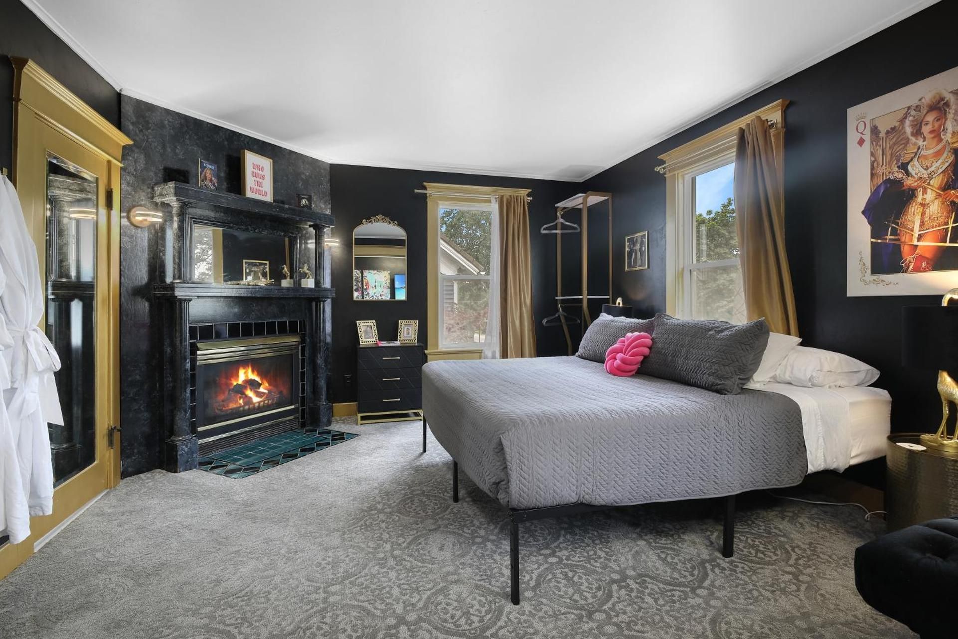 Deluxe King Suite