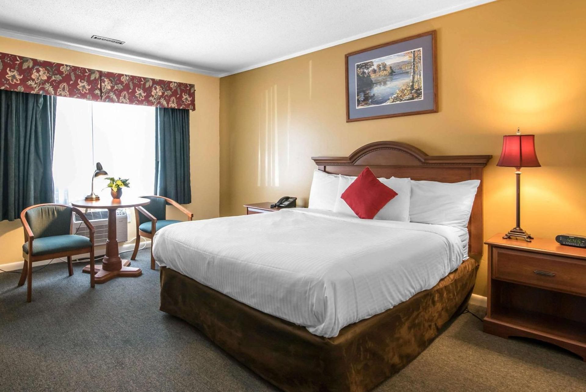 Queen Room