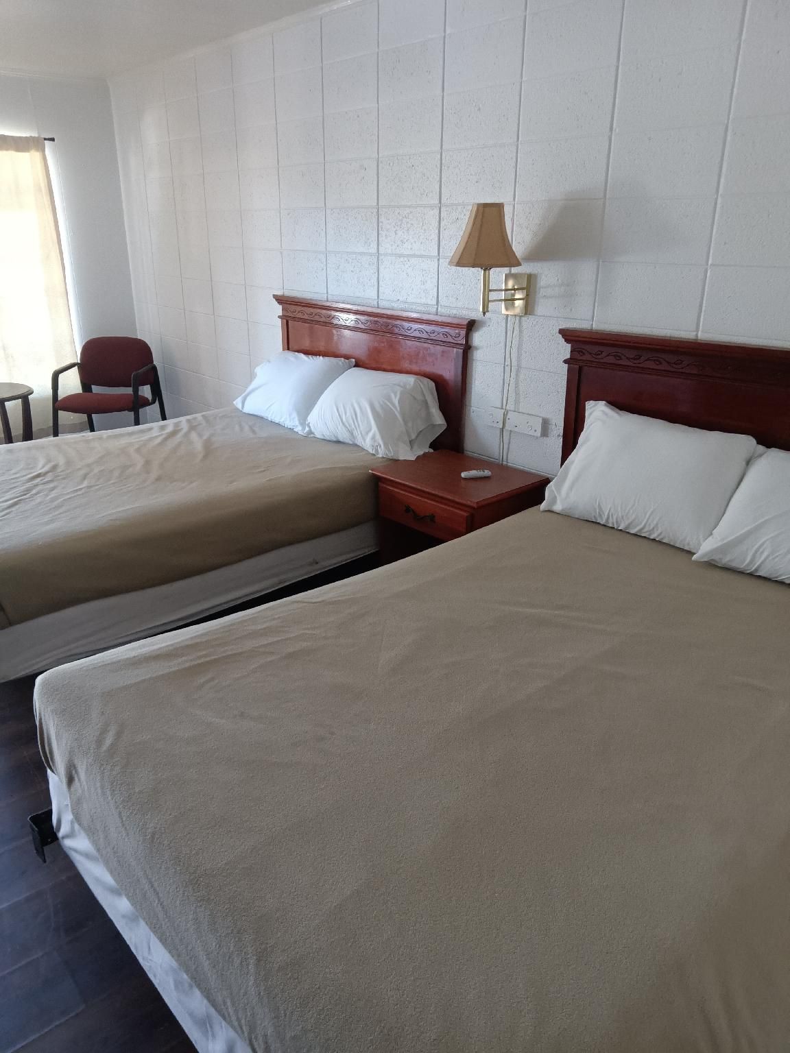 Standard - Queen Room