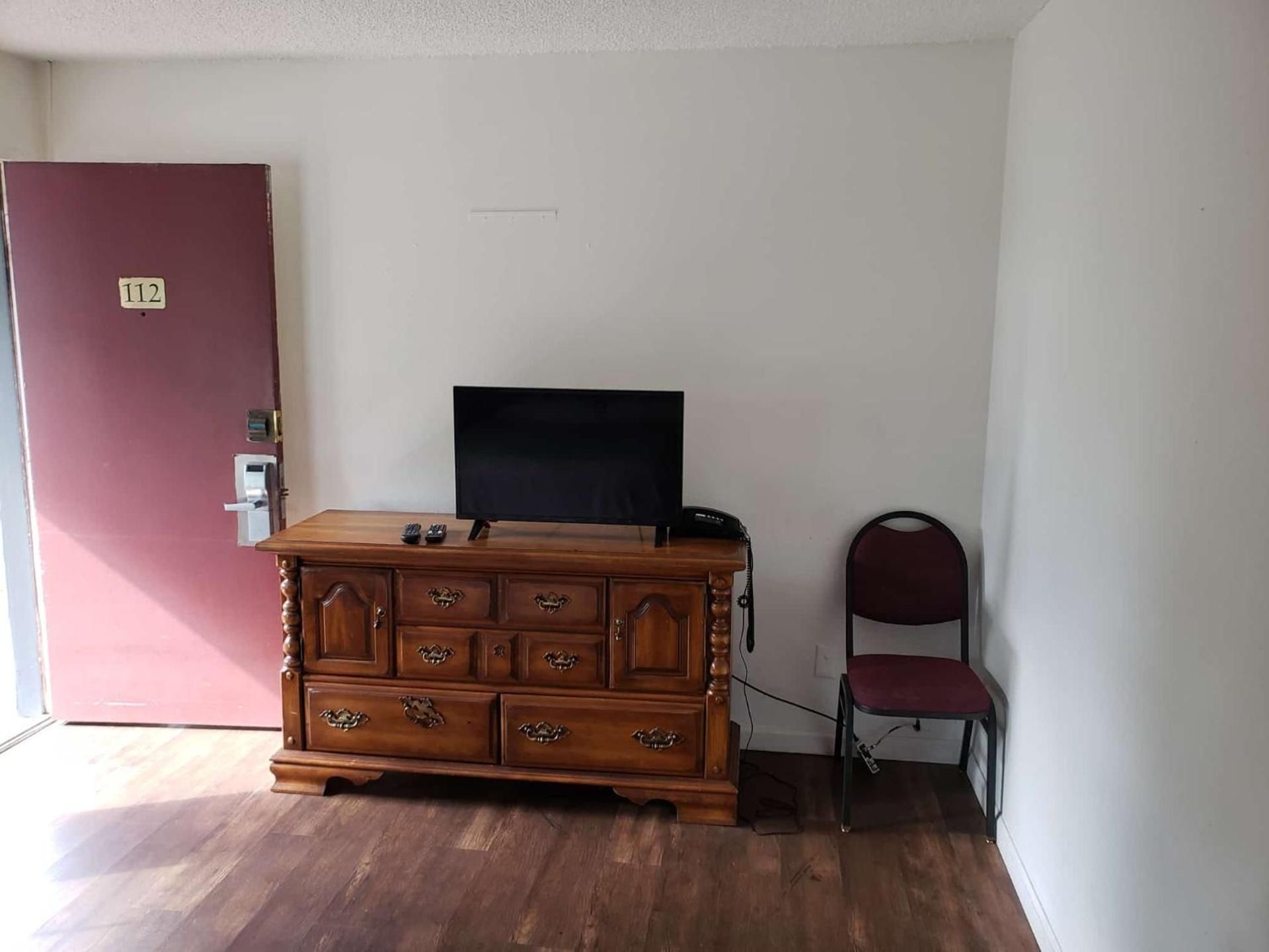 Hotel O Rama Inn & RV Park Queen Bed Smoking 3