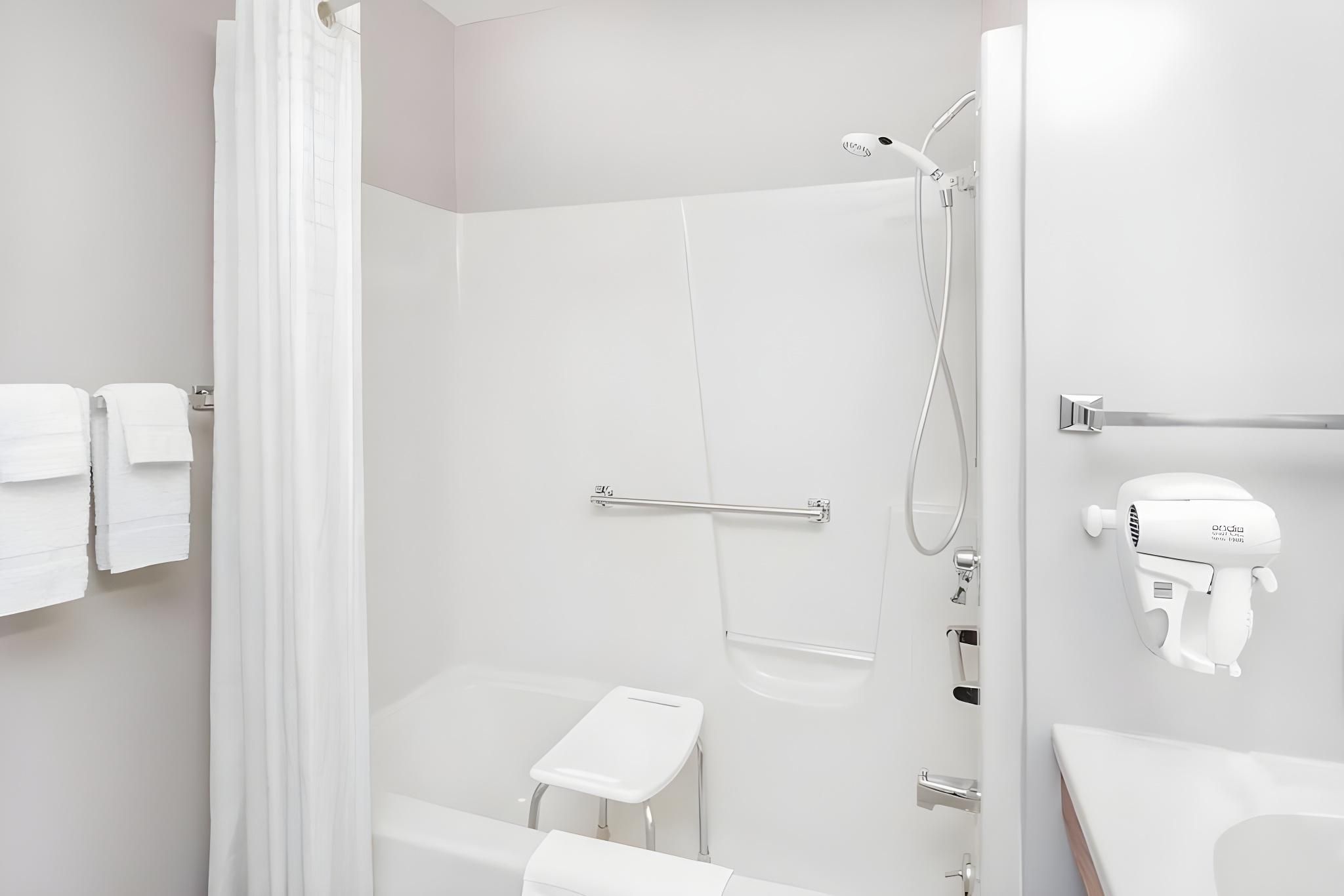 Handicap Rooms Two Queen Beds - No Pets