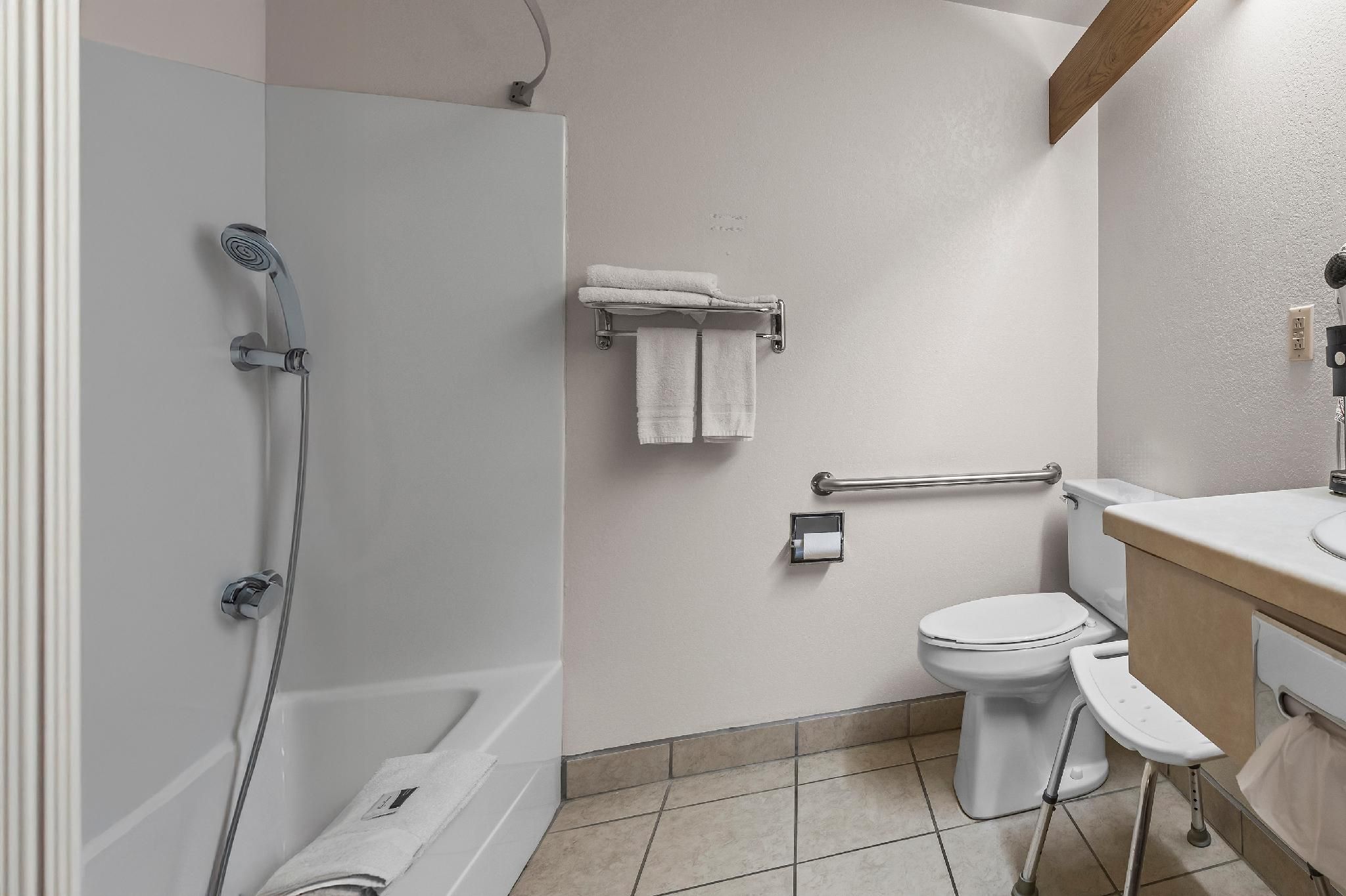 Wautoma Inn by OYO Near Airport WI 73 2 Full Beds Non-Smoking 3