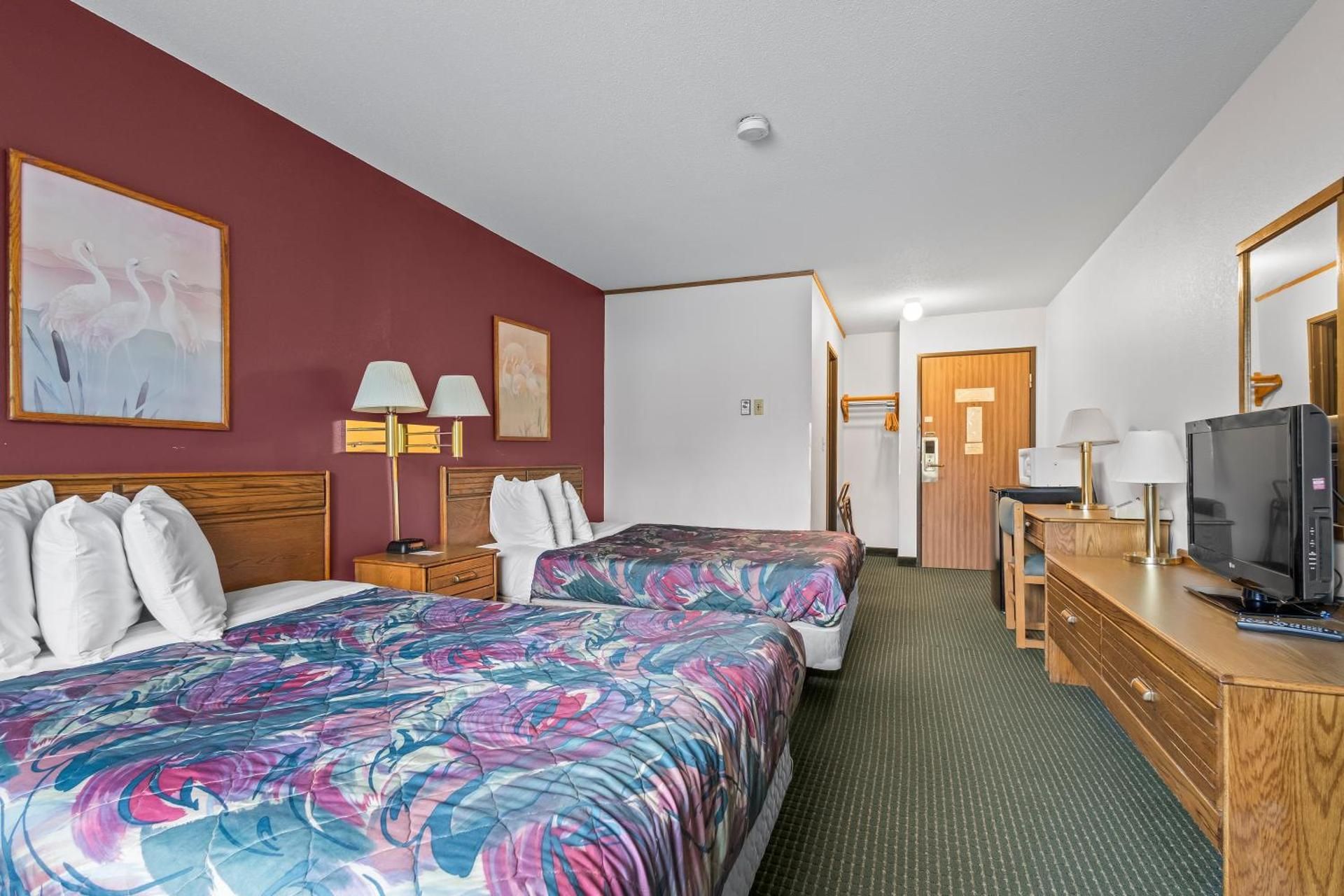 Wautoma Inn by OYO Near Airport WI 73 2 Queen Bed Non-Smoking 2